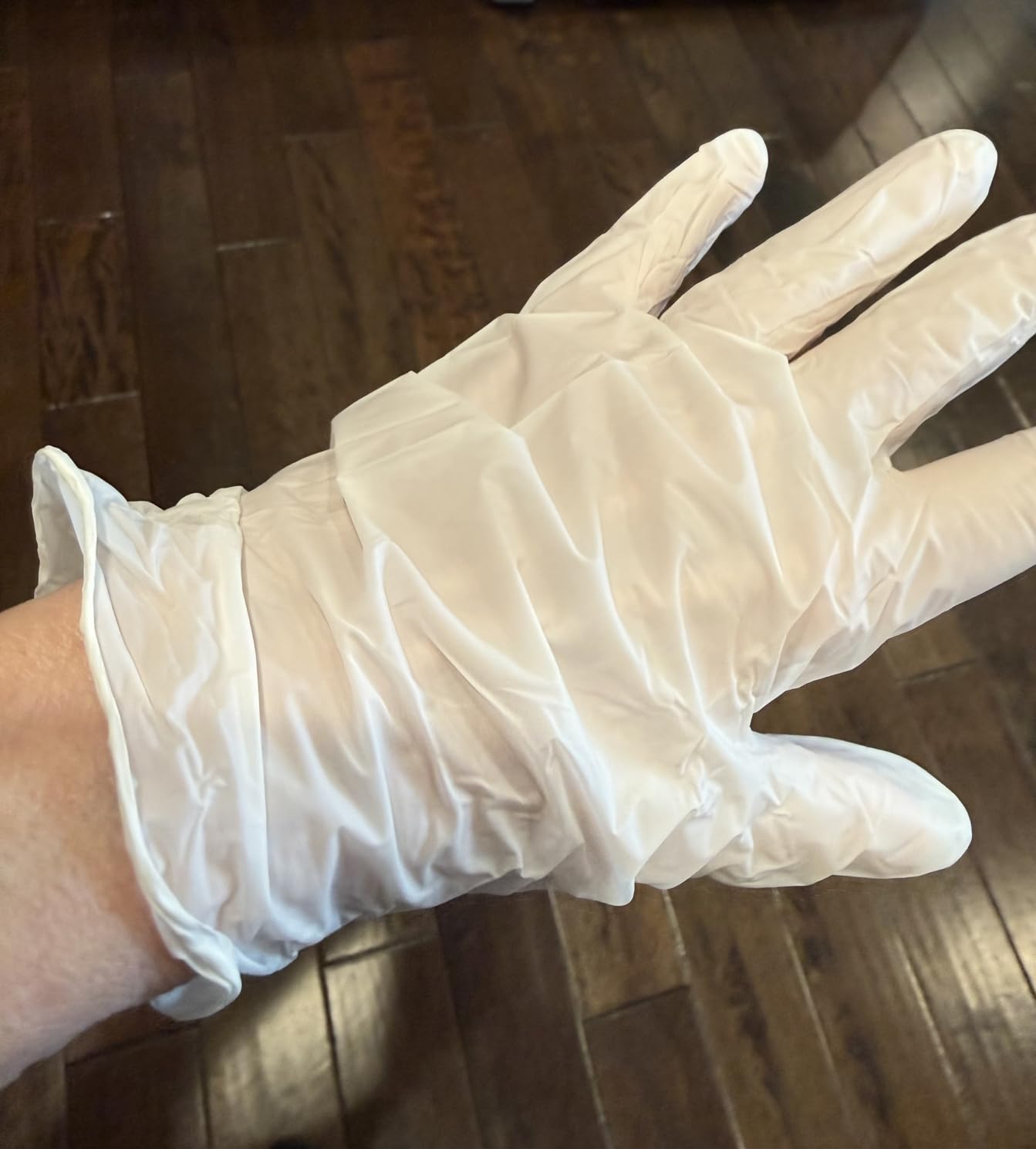 LANON Food Safe White Disposable Nitrile Gloves, Latex-Free, Powder-Free, Textured Fingertips, Cooking, Cleaning, Medium Customer Review LANON Food Safe White Disposable Nitrile Gloves, Latex-Free, Powder-Free, Textured Fingertips, Cooking, Cleaning, Medium - Customer Photo 2