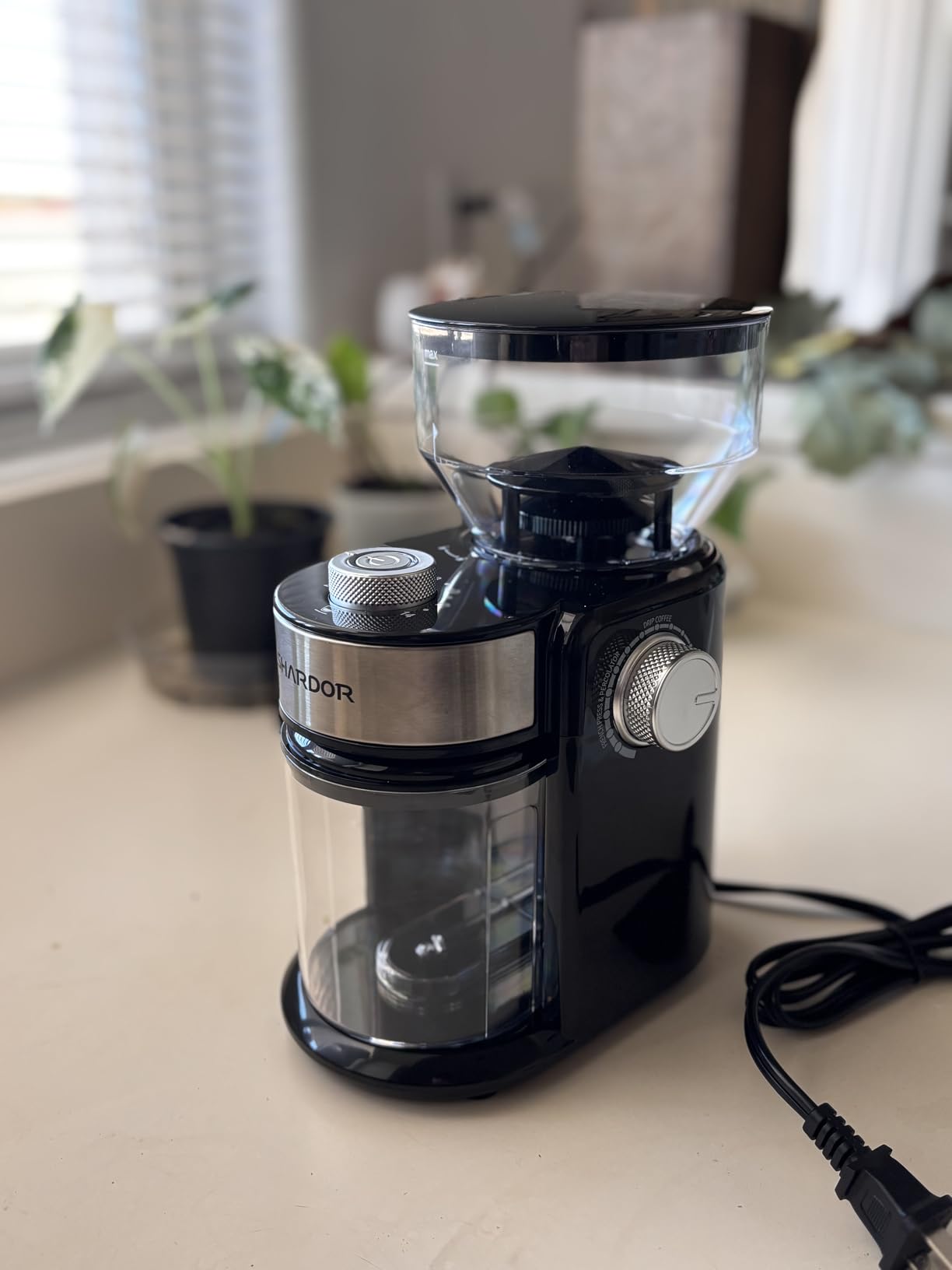 SHARDOR Electric Burr Coffee Grinder 2.0, Adjustable Burr Mill with 16 Precise Grind Setting for 2-14 Cup, Black customer photo 1