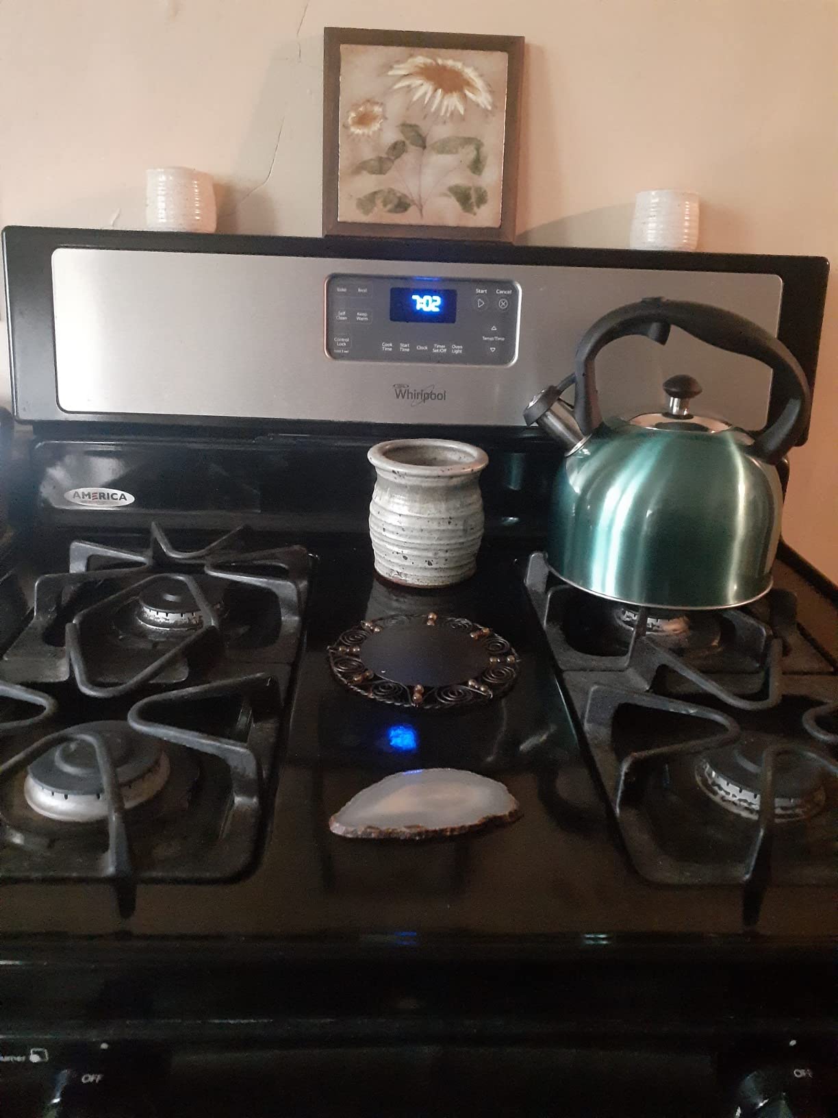 Amazon Basics Stainless Steel Tea Kettle, Hot Water Kettle with Whistle Spout, Fast Boiling, Ergonomic Handle, 2.3 Liter, Teal Customer Review Amazon Basics Stainless Steel Tea Kettle, Hot Water Kettle with Whistle Spout, Fast Boiling, Ergonomic Handle, 2.3 Liter, Teal - Customer Photo 2