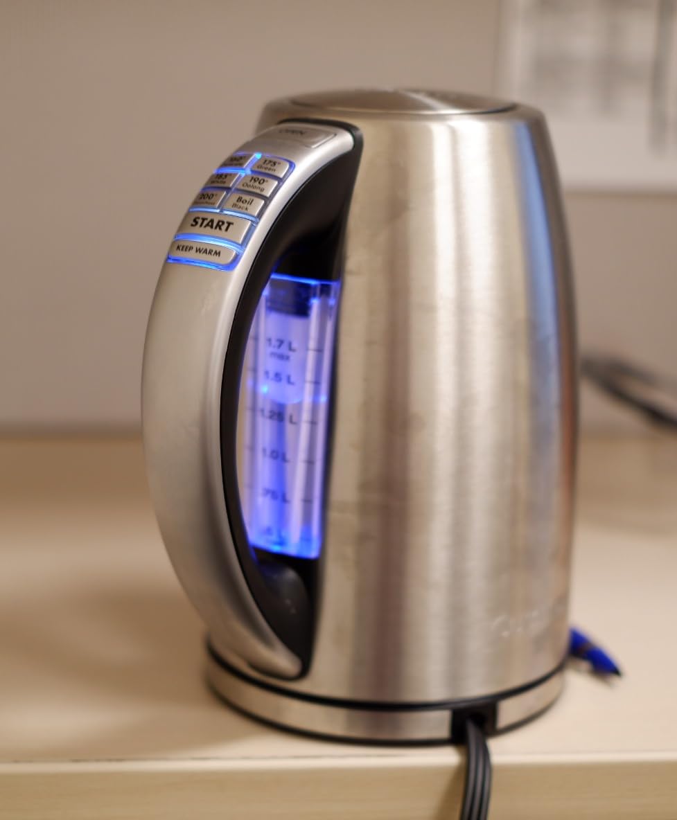 Cuisinart GK-1 Digital Goose Neck Kettle, Precision Gooseneck Spout Designed for Precise Pour Control that Holds 1-Liter, 1200-Watt Allows for Quick Heat Up, Stainless Steel, Black - Customer Photo 4