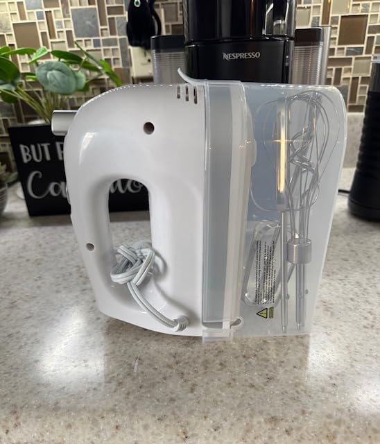 Lord Eagle Hand Mixer Electric Handheld 400W, 5-Speed Lightweight Kitchen Mixer with Storage Case, 5 Stainless Steel Attachments for Baking Cake Egg Cream Food Beater, Turbo+Eject Button - Customer Photo 1