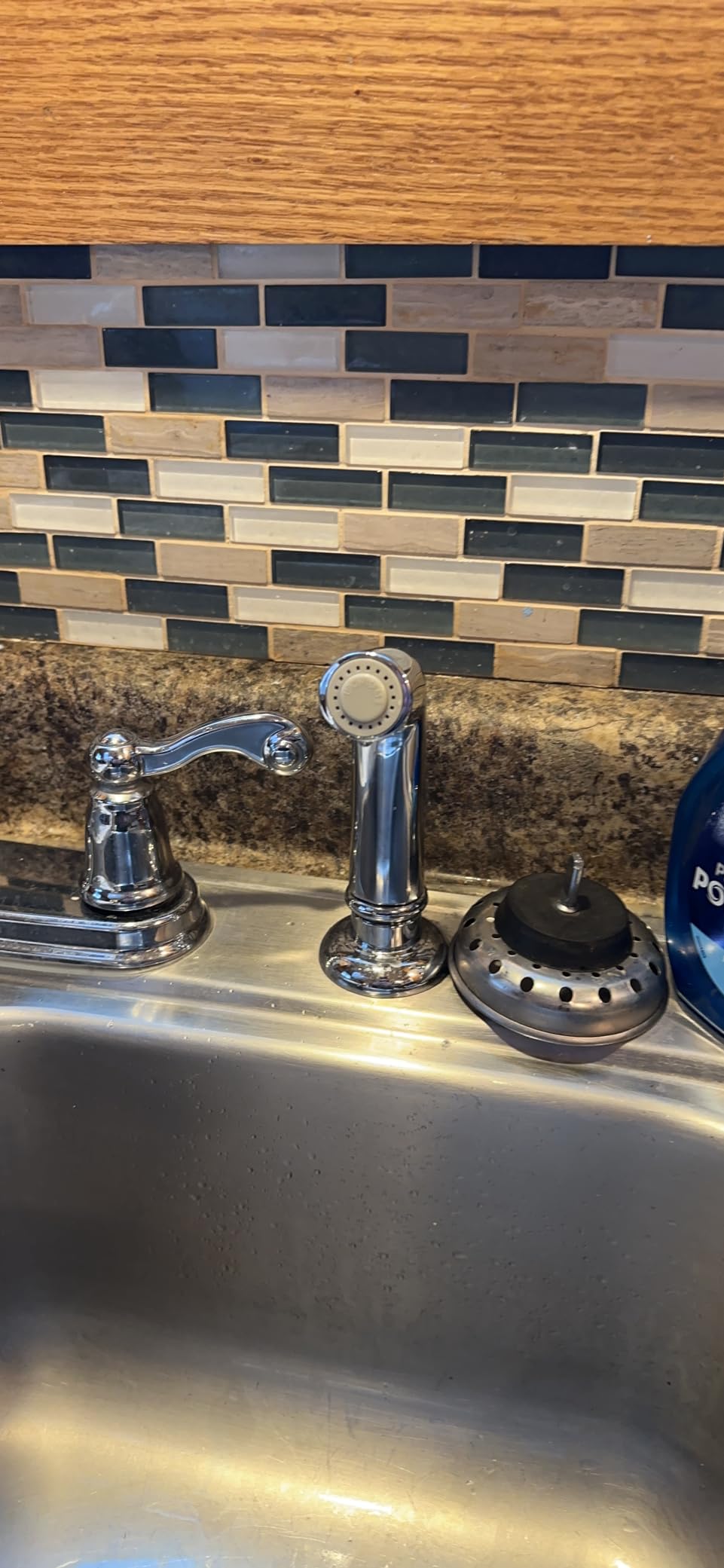 iFealClear Universal Kitchen Side Sprayer Compatible with Moen Faucet, Kitchen Sink Faucet Sprayer Replacement with Quick Connector/Hose/Holder, Pull Out Sprayer Head Replacement, Easy to Install, Chrome Customer Review iFealClear Universal Kitchen Side Sprayer Compatible with Moen Faucet, Kitchen Sink Faucet Sprayer Replacement with Quick Connector/Hose/Holder, Pull Out Sprayer Head Replacement, Easy to Install, Chrome - Customer Photo 3