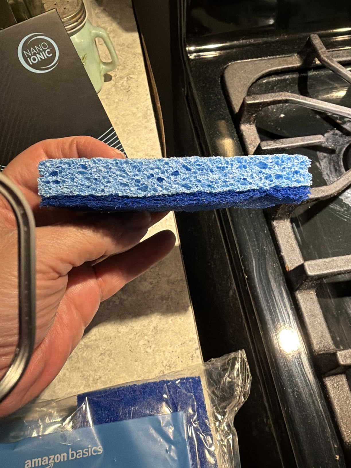 Amazon Basics Non-Scratch Scrub Sponges, Safe on Non-stick Cookware, Blue, 6 Count - Customer Photo 1
