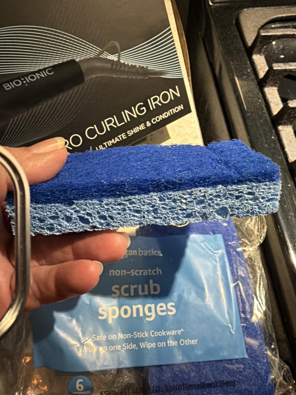 Amazon Basics Non-Scratch Scrub Sponges, Safe on Non-stick Cookware, Blue, 6 Count - Customer Photo 2