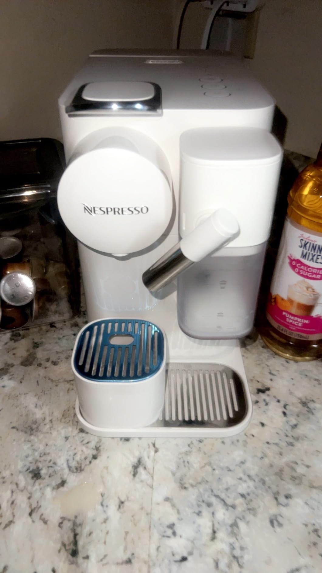 Nespresso Lattissima One Original Espresso Machine with Milk Frother by De'Longhi, Silky White Customer Review Nespresso Lattissima One Original Espresso Machine with Milk Frother by De'Longhi, Silky White - Customer Photo 2