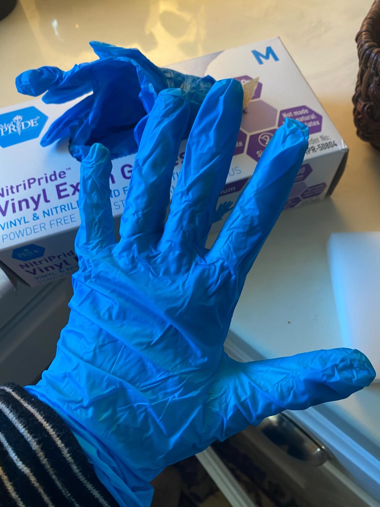 MED PRIDE Nitrile/Vinyl Blend Exam Gloves, Powder-Free, Latex-Free, Disposable, Non-Sterile, Blue - Customer Photo 2