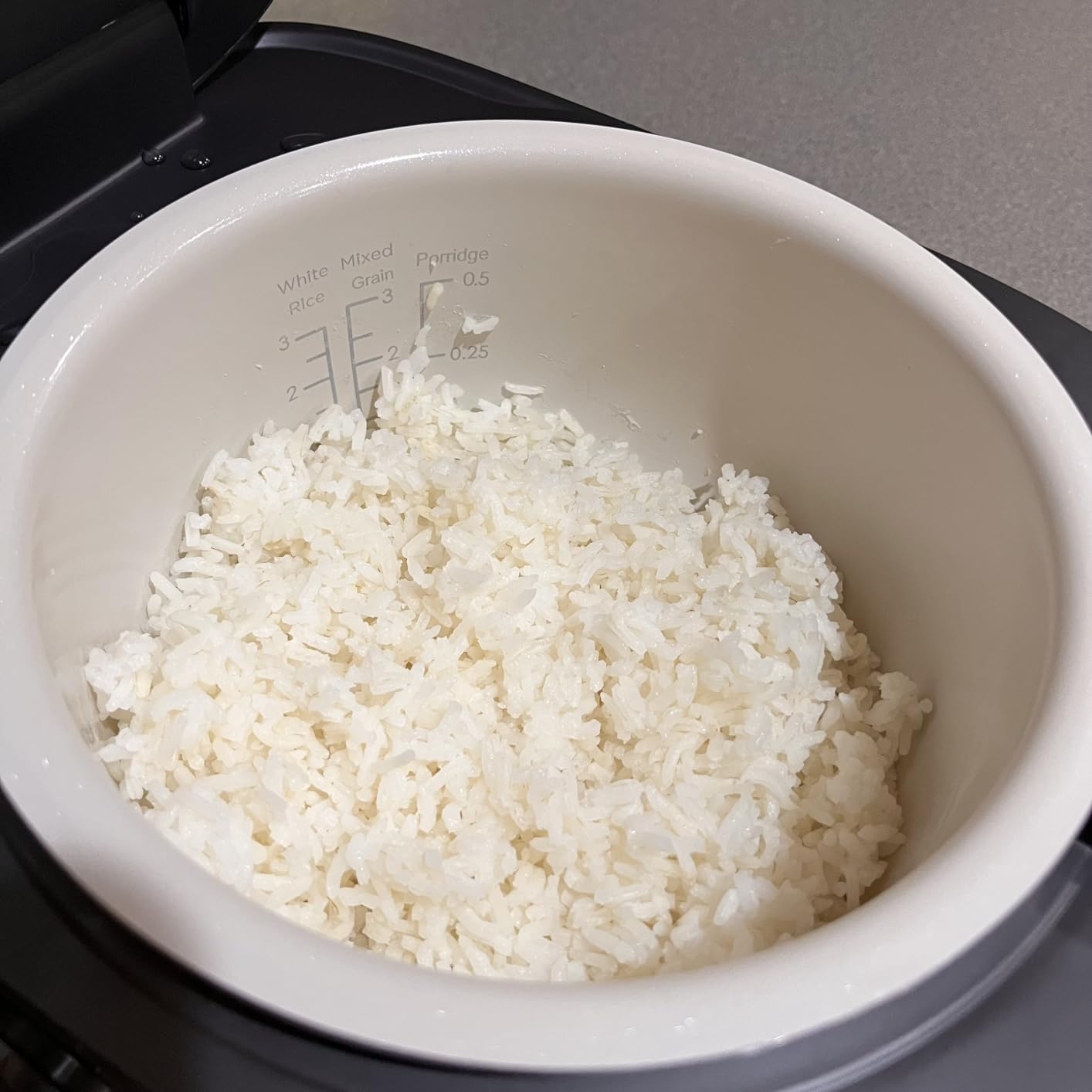 Toshiba Mini Rice Cooker, 3 Cups Uncooked Small Rice Cooker, Steamer & Warmer, With Fuzzy Logic And One-Touch Cooking, 24 Hour Delay Timer And Auto Keep Warm Feature, White Customer Review Toshiba Mini Rice Cooker, 3 Cups Uncooked Small Rice Cooker, Steamer & Warmer, With Fuzzy Logic And One-Touch Cooking, 24 Hour Delay Timer And Auto Keep Warm Feature, White - Customer Photo 1