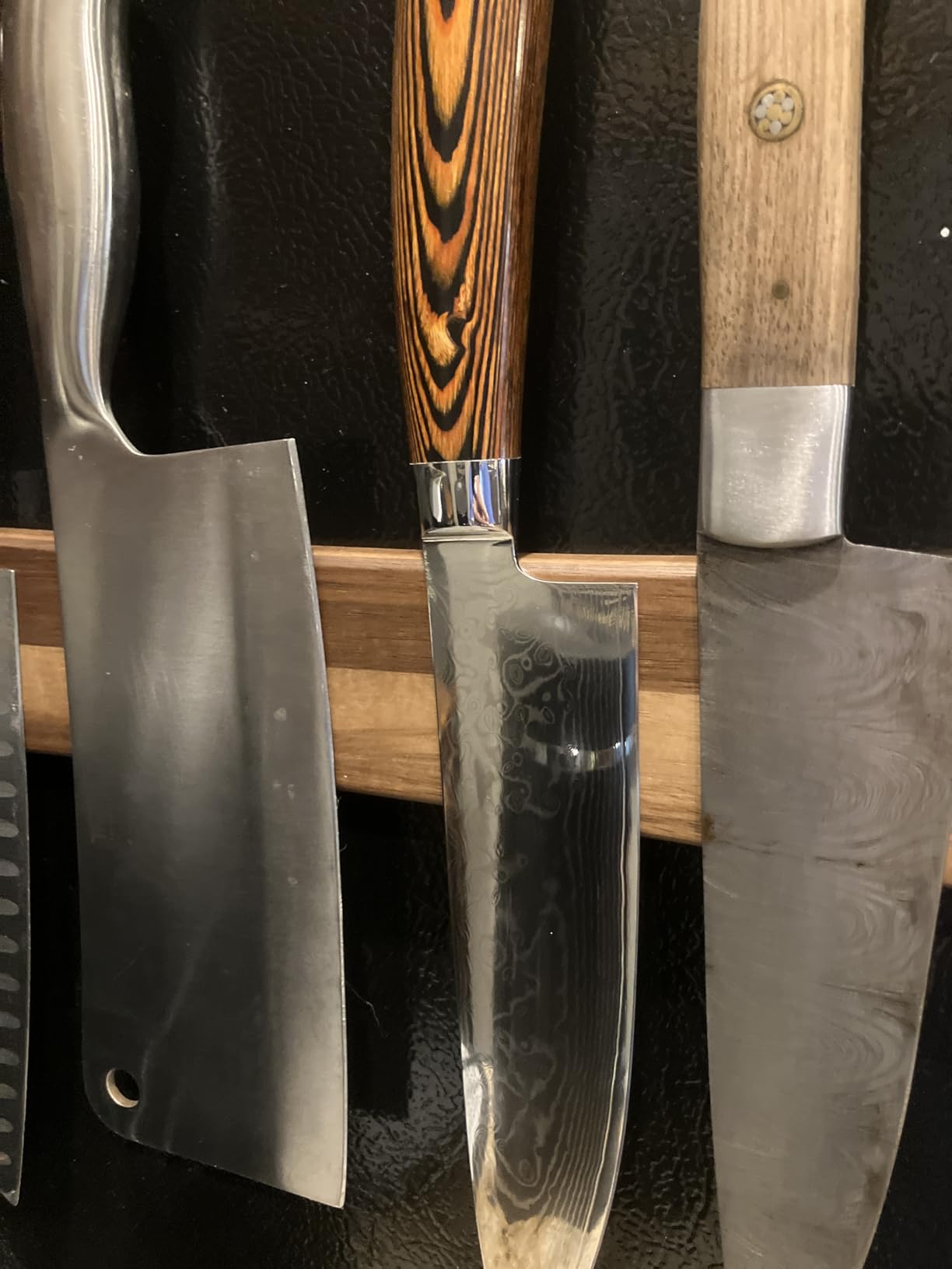 HOSHANHO Magnetic Knife Strips, Magnetic Knife Holder for Wall 16 Inch, Acacia Wood Knife Magnetic Strip Use as Knife Bar, Knife Holder for Kitchen Utensil Organizer - Customer Photo 1