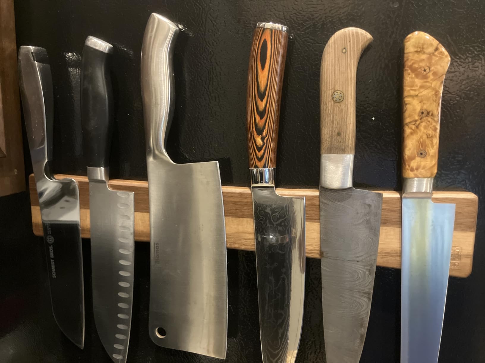 HOSHANHO Magnetic Knife Strips, Magnetic Knife Holder for Wall 16 Inch, Acacia Wood Knife Magnetic Strip Use as Knife Bar, Knife Holder for Kitchen Utensil Organizer Customer Review HOSHANHO Magnetic Knife Strips, Magnetic Knife Holder for Wall 16 Inch, Acacia Wood Knife Magnetic Strip Use as Knife Bar, Knife Holder for Kitchen Utensil Organizer - Customer Photo 1