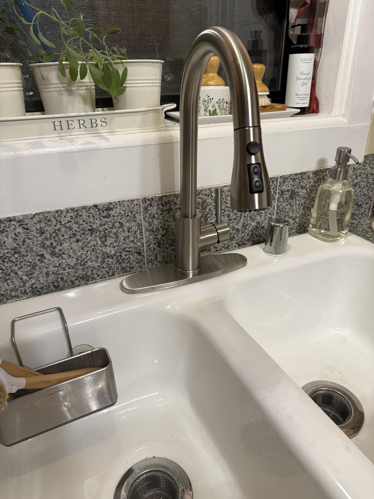 WEWE Gold Kitchen Faucet with Pull Down Sprayer, Single Handle Brushed Gold Kitchen Sink Faucets Stainless Steel Brass Copper Commercial RV 1 or 3 Hole, Champagne Bronze - Customer Photo 2