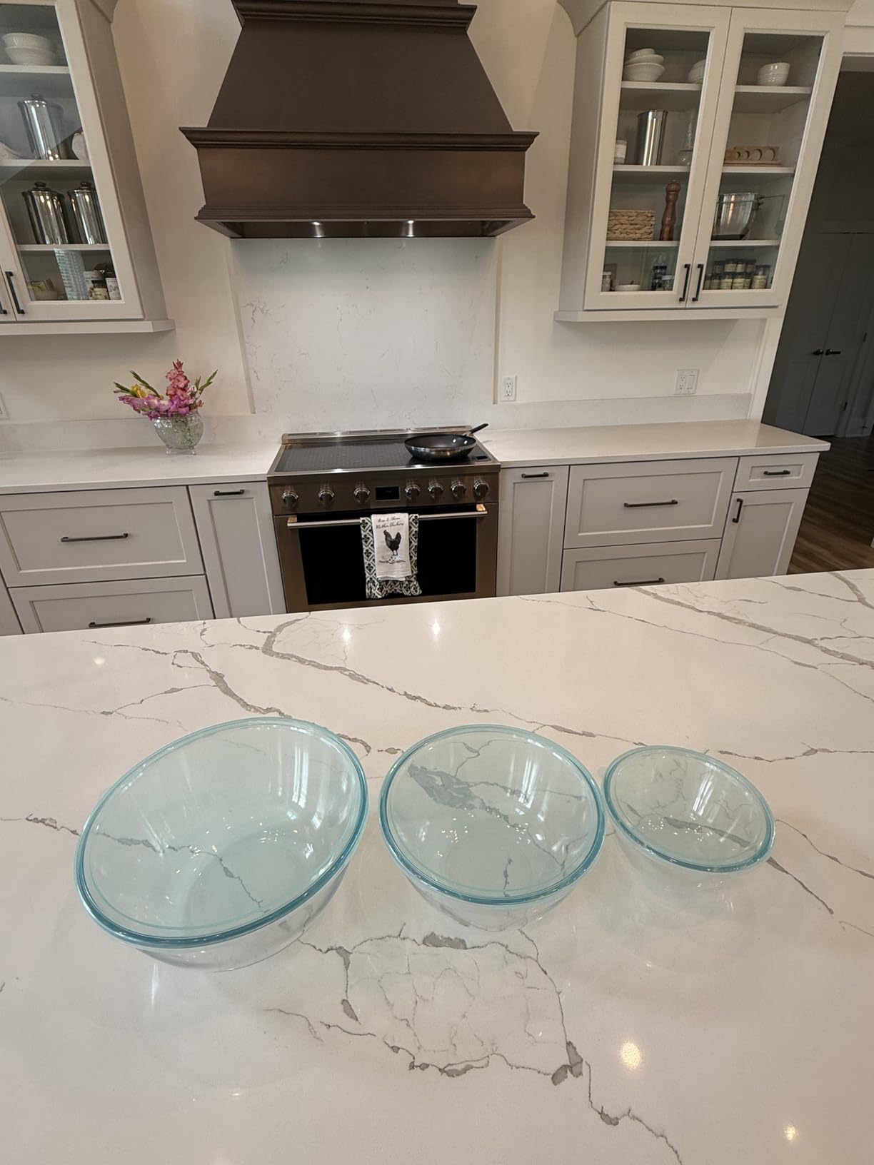 Luvan Borosilicate Clear Glass Mixing Bowls with Lids Set of 4 (0.53qt, 1.1qt, 2.1qt, 3.7qt), Space Saving Nesting Bowls Large Kitchen Salad Bowls for Meal Preping,Baking,Mixing,Dishwasher Safe Customer Review Luvan Borosilicate Clear Glass Mixing Bowls with Lids Set of 4 (0.53qt, 1.1qt, 2.1qt, 3.7qt), Space Saving Nesting Bowls Large Kitchen Salad Bowls for Meal Preping,Baking,Mixing,Dishwasher Safe - Customer Photo 2