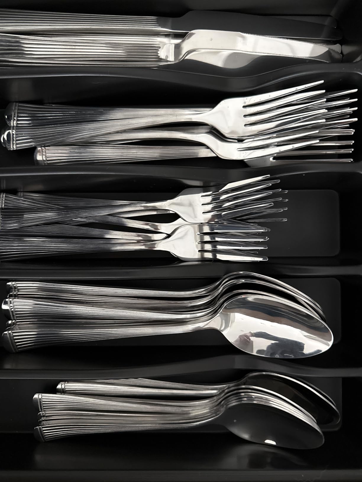 60 Pieces Black Silverware Set, Premium Stainless Steel Flatware Set for 12, Yoehka Mirror Polished Tableware Cutlery Set for Home and Restaurant, Include Knife/Spoon and Fork, Dishwasher Safe Customer Review 60 Pieces Black Silverware Set, Premium Stainless Steel Flatware Set for 12, Yoehka Mirror Polished Tableware Cutlery Set for Home and Restaurant, Include Knife/Spoon and Fork, Dishwasher Safe - Customer Photo 1
