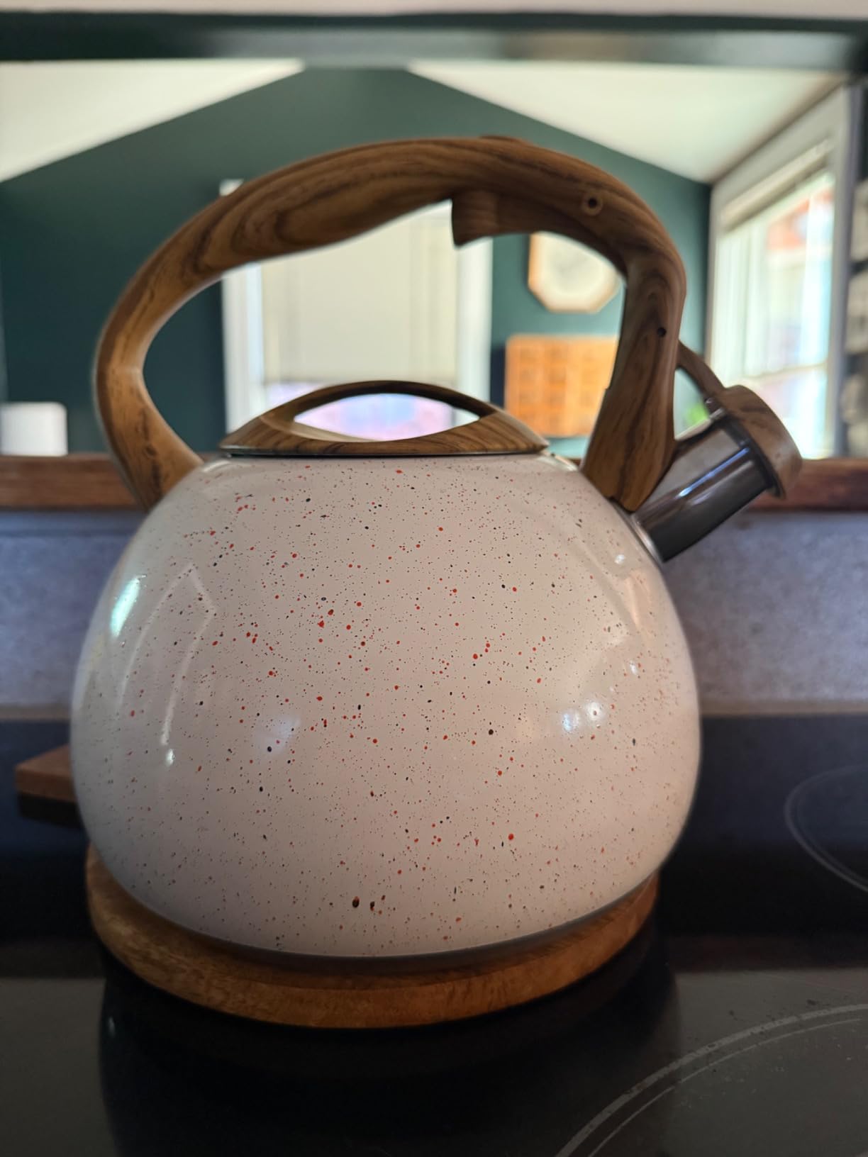 BELANKO 2.7 Quart Tea Kettle for Stovetops - Food Grade Stainless Steel Teapot with Loud Whistle, Cool-Touch Wood Pattern Handle, Rust-Resistant Whistling Kettle - Starry Green Customer Review BELANKO 2.7 Quart Tea Kettle for Stovetops - Food Grade Stainless Steel Teapot with Loud Whistle, Cool-Touch Wood Pattern Handle, Rust-Resistant Whistling Kettle - Starry Green - Customer Photo 1
