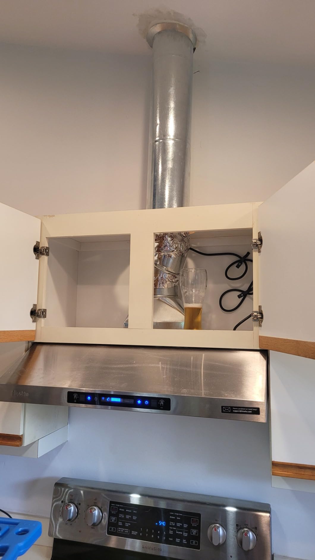 HisoHu 30 Inch Under Ducted Cabinet Range Hood with 1200 CFM, 4 Speed Gesture Sensing Kitchen Exhaust Hood & Touch Control Panel, Stainless Steel Stove Vent Hood with 2 LED Lights - Customer Photo 2