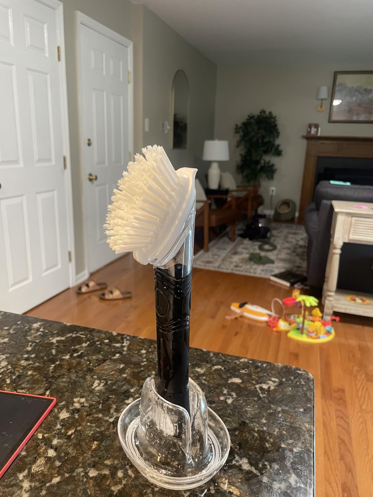 MR.SIGA Soap Dispensing Dish Brush Storage Set, Kitchen Brush with Holder for Pot Pan Sink Cleaning Customer Review MR.SIGA Soap Dispensing Dish Brush Storage Set, Kitchen Brush with Holder for Pot Pan Sink Cleaning - Customer Photo 1