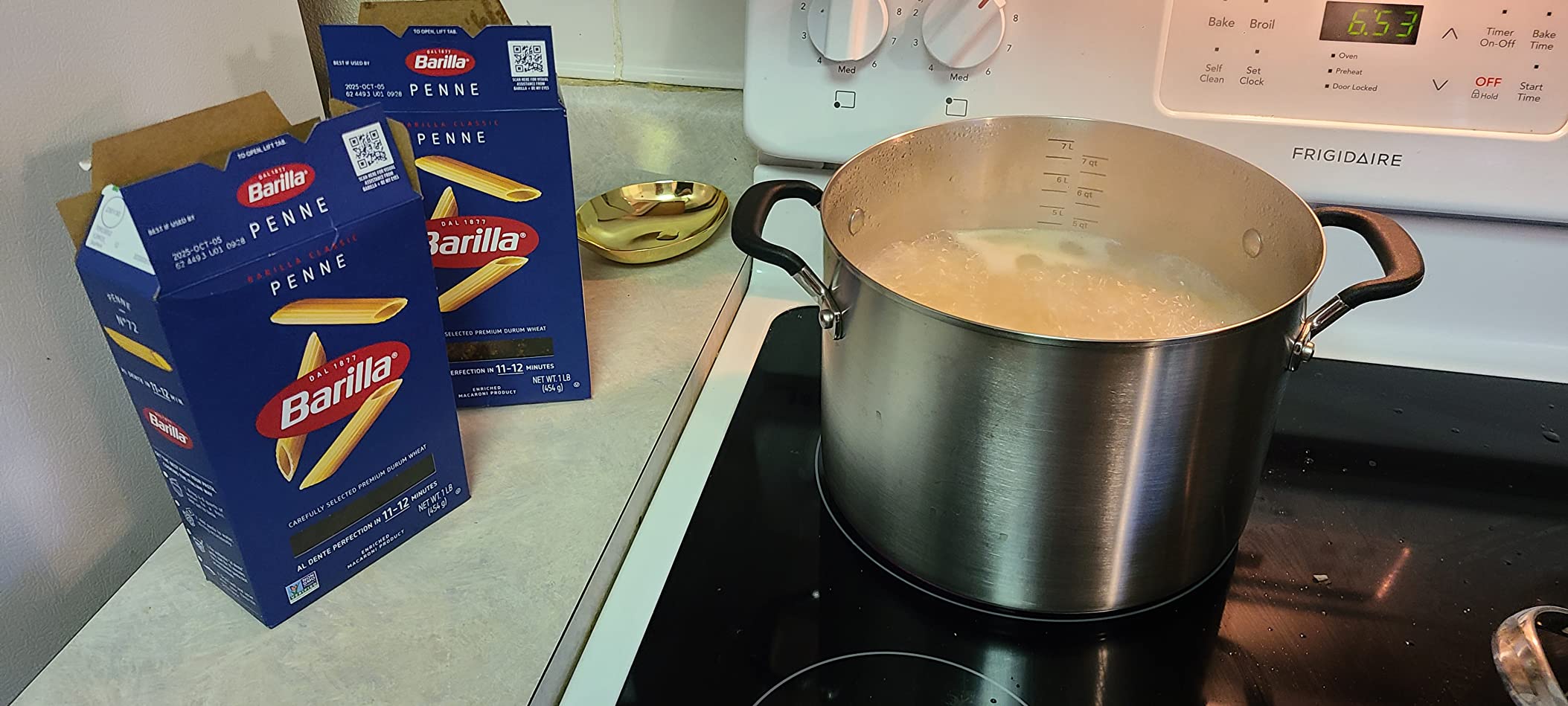 KitchenAid 71022 Stainless Steel Stockpot with Measuring Marks and Lid, 8 Quart - Brushed Stainless Steel - Customer Photo 1