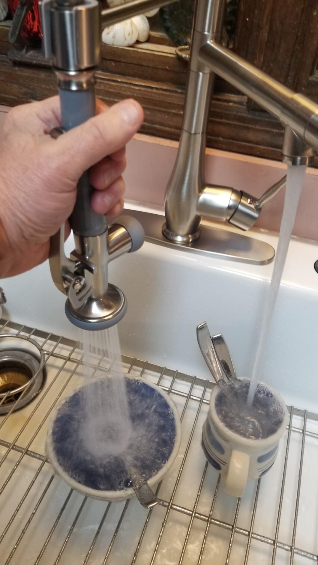 GIMILI Brushed Gold Kitchen Faucet with Pull Down Sprayer Single Handle High Pressure Brass Kitchen Sink Faucet Commercial Double-Headed Kitchen Faucets Sink with Deck Plate - Customer Photo 2