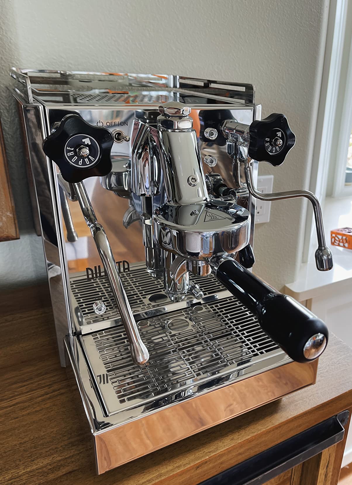 Diletta Bello Espresso Machine | Heat Exchanger | E61 | Manual Control | 3 Liter | Made In Italy | (Stainless Steel) - Customer Photo 2