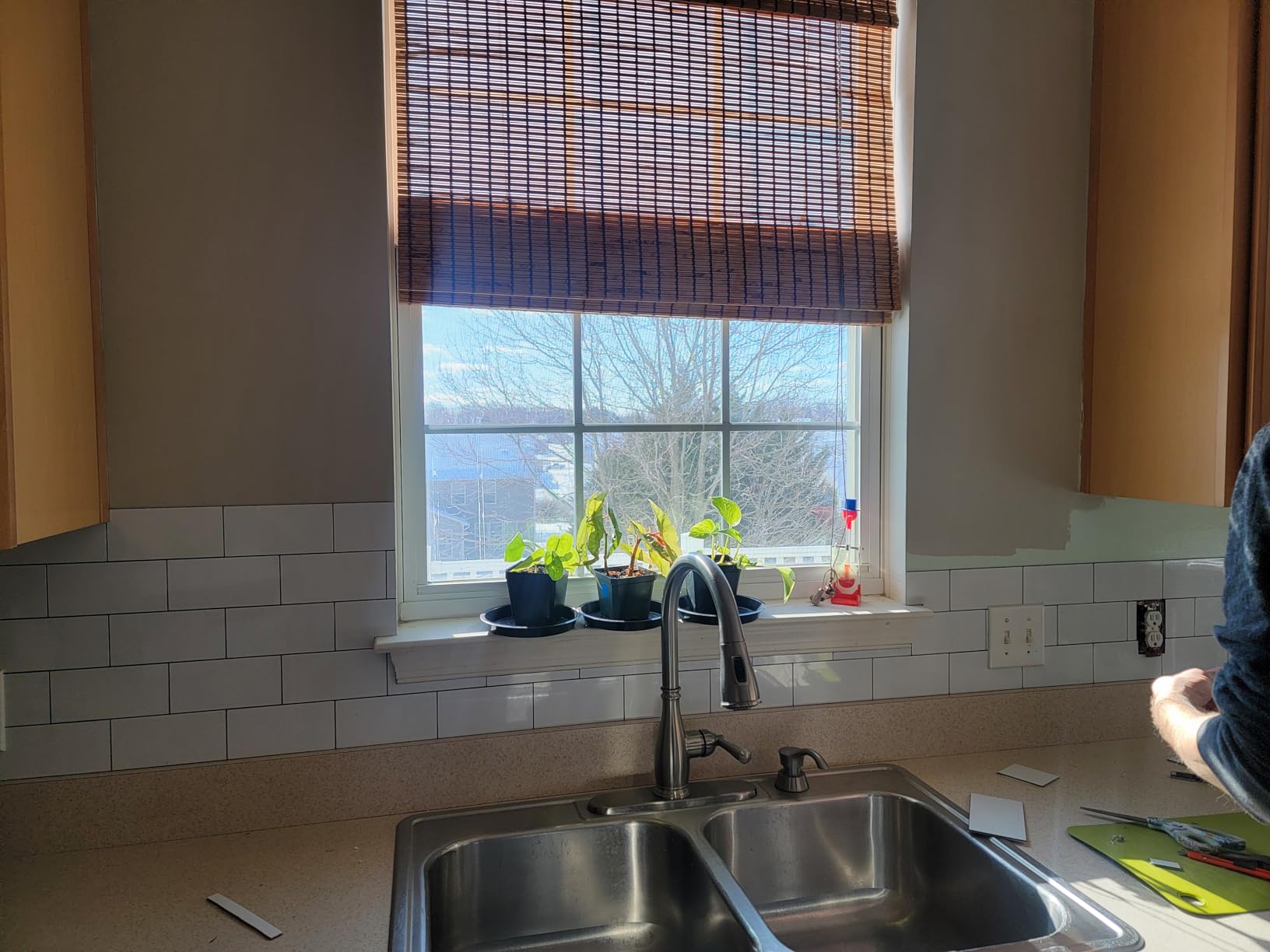 AULIGET 100-Piece Polished White Thick PVC Peel and Stick Backsplash, 3 x 6 Waterproof Subway Tile Peel and Stick Wall Tiles for Kitchen & Bathroom Customer Review AULIGET 100-Piece Polished White Thick PVC Peel and Stick Backsplash, 3 x 6 Waterproof Subway Tile Peel and Stick Wall Tiles for Kitchen & Bathroom - Customer Photo 3