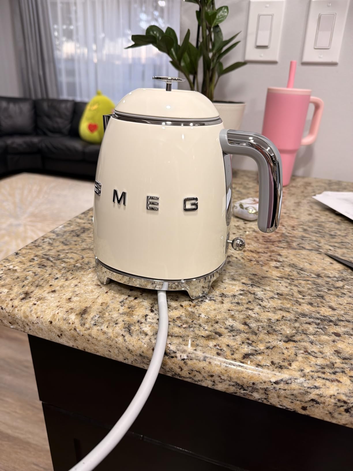 SMEG Mini 50's Retro Style 3 Cup Electric Kettle with Double Wall Anti Slip Base and Water Level Indicator (Pastel Green) - Customer Photo 1