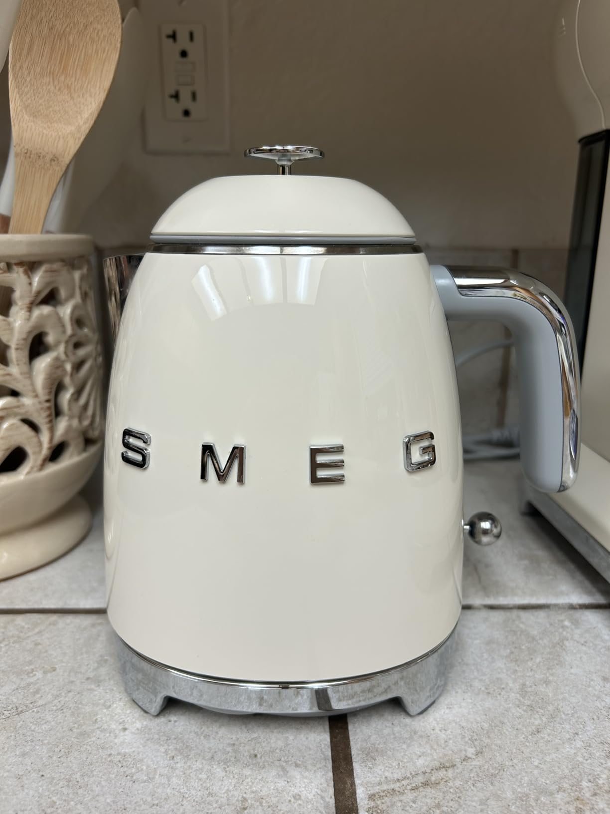 SMEG Mini 50's Retro Style 3 Cup Electric Kettle with Double Wall Anti Slip Base and Water Level Indicator (Pastel Green) - Customer Photo 3