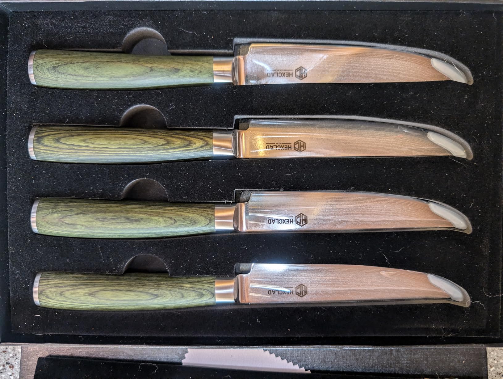 HexClad Essential 6-Piece Knife Set, Japanese Damascus Stainless Steel Blades with Pakkawood Handles - Customer Photo 1