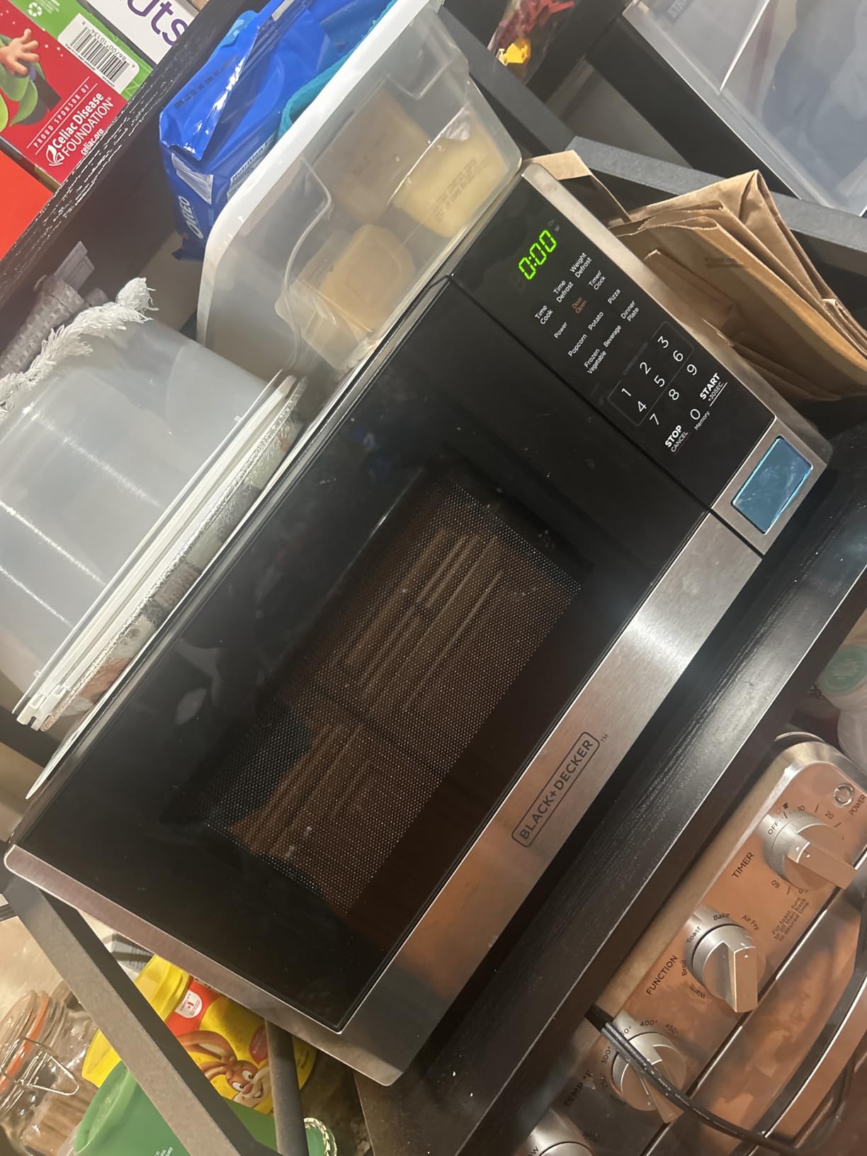 BLACK+DECKER EM044KB19 Over The Range Microwave Oven with One Touch, 1000 Watts, 400 CFM and Auto Cooking, OTR 1.9 Cu.ft - Customer Photo 2