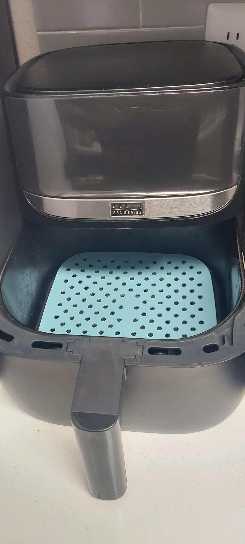 Reusable Square Silicone Air Fryer Liners (8.5 Inch, 3 Pack) by Linda's Essentials - Non-Stick, Easy-Clean Accessories with Cheat Sheet & Recipe Book Customer Review Reusable Square Silicone Air Fryer Liners (8.5 Inch, 3 Pack) by Linda's Essentials - Non-Stick, Easy-Clean Accessories with Cheat Sheet & Recipe Book - Customer Photo 2