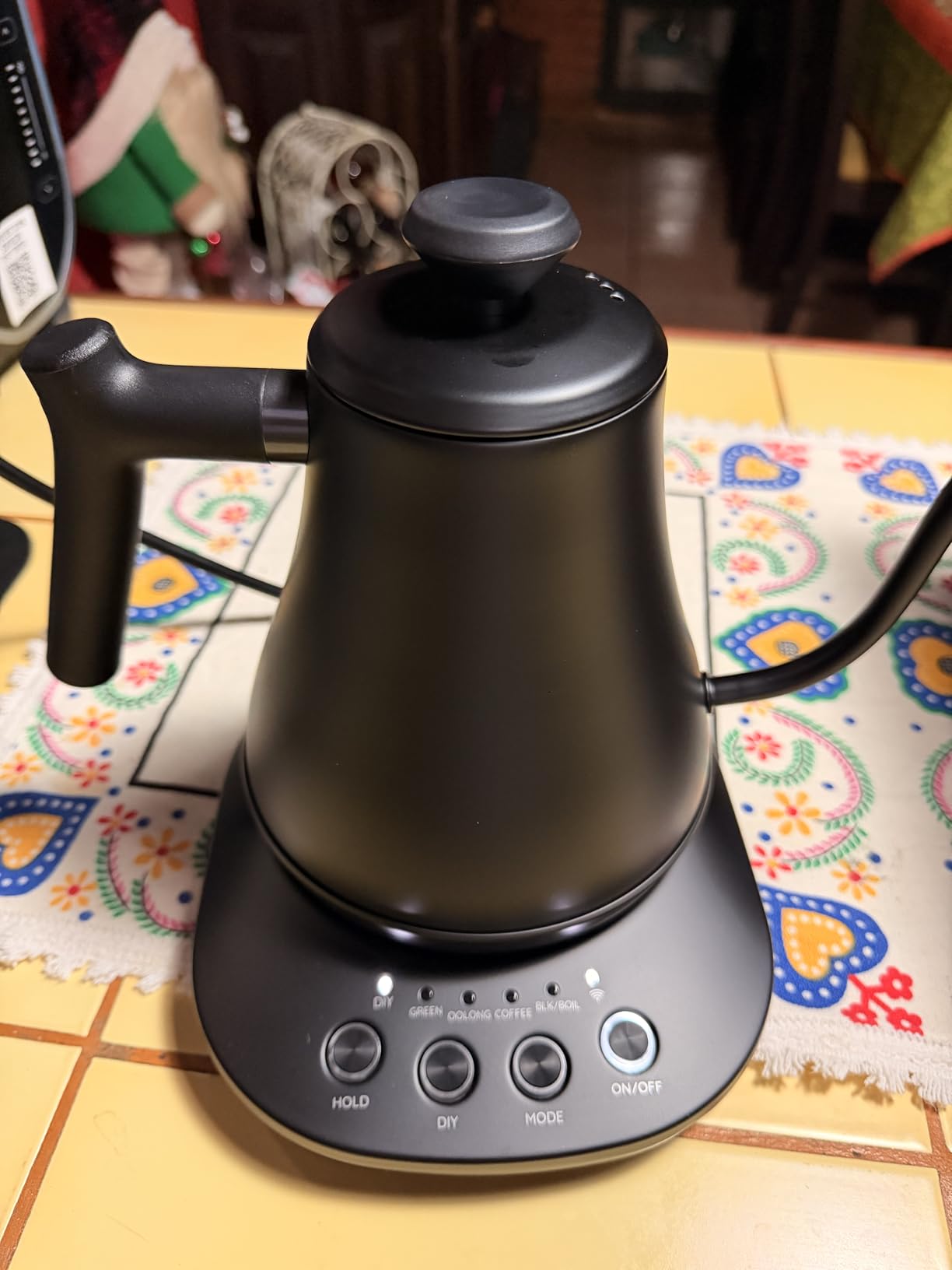 Govee Smart Electric Kettle, WiFi Variable Temperature Gooseneck Pour Over Kettle and Tea Kettle, Alexa Control, 1200W Quick Heating, 100% Stainless Steel, 0.8L, Matte Black - Customer Photo 2