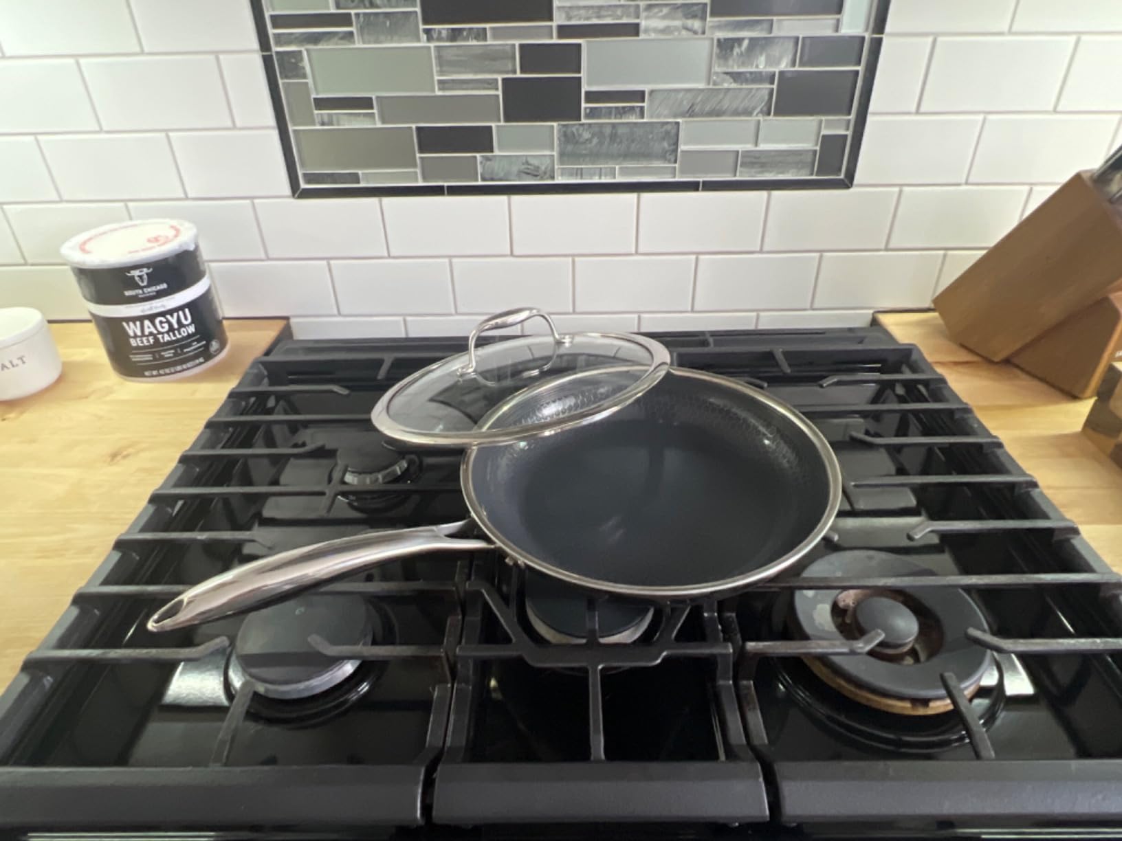 HexClad Hybrid Nonstick 10-Inch Frying Pan with Tempered Glass Lid, Stay-Cool Handle, Dishwasher-Friendly, Oven-Safe Up to 900°F, Induction Ready, Compatible with All Cooktops Customer Review HexClad Hybrid Nonstick 10-Inch Frying Pan with Tempered Glass Lid, Stay-Cool Handle, Dishwasher-Friendly, Oven-Safe Up to 900°F, Induction Ready, Compatible with All Cooktops - Customer Photo 1