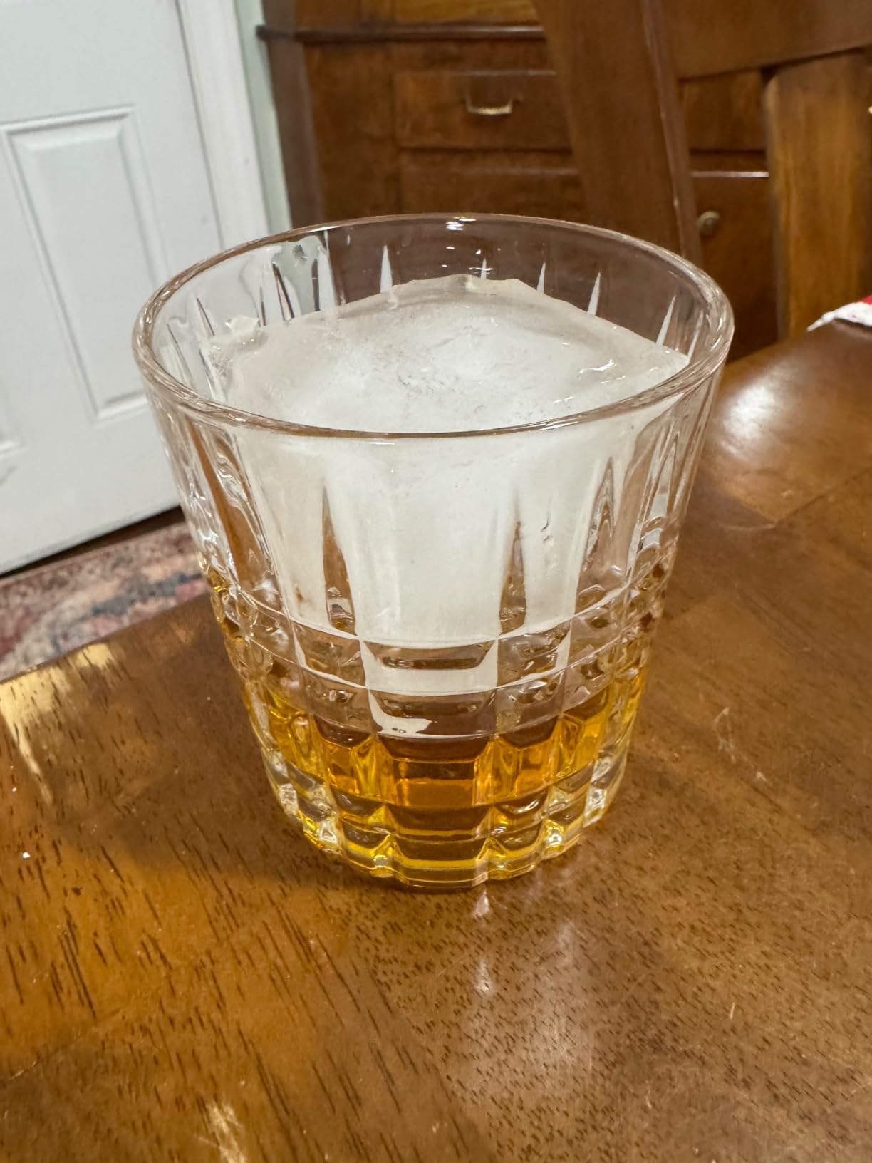 W&P Crystal Ice Tray, Perfect Etched Large Cubes, Slow Melting for Whiskey and Cocktails Customer Review W&P Crystal Ice Tray, Perfect Etched Large Cubes, Slow Melting for Whiskey and Cocktails - Customer Photo 1