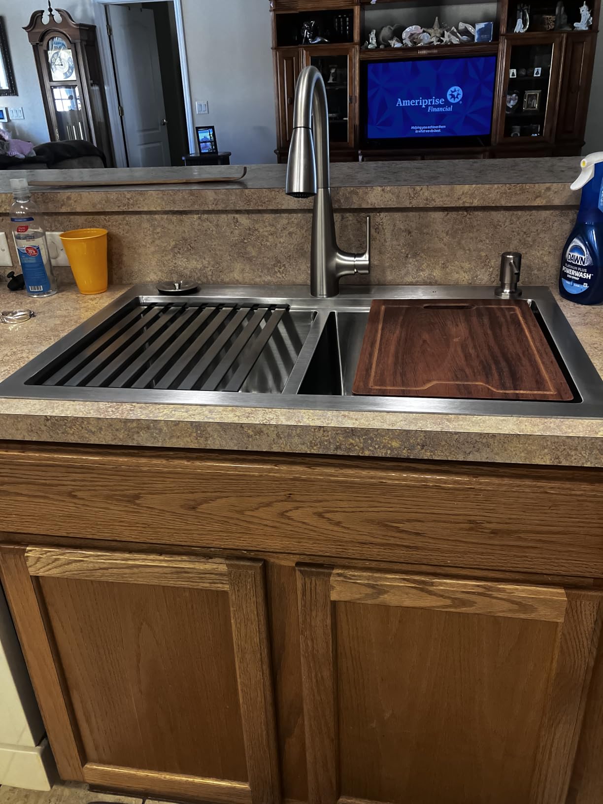 Moen Haelyn Matte Black Kitchen Faucet Featuring Pulldown Sprayer with Power Boost for a Faster Clean, Modern Kitchen Faucet, Single-Handle Easy Installation, 87627BL - Customer Photo 1