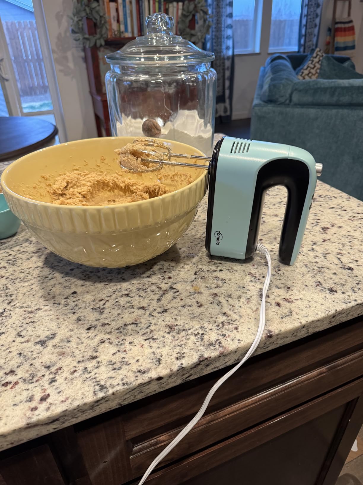 9-Speed Digital Hand Mixer Electric, 400W Powerful DC Motor, Hand Mixer Electric Handheld with Snap-On Storage Case, 5 Stainless Steel Accessories, Beaters, Dough Hooks, Whisk(Ice Blue/Black) - Customer Photo 2