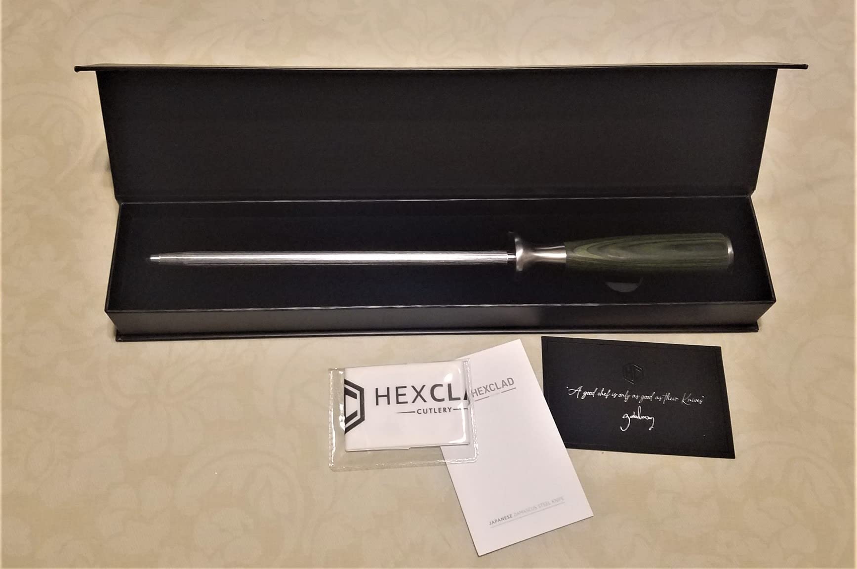 HexClad Chef's Knife, 8-Inch Japanese Damascus Stainless Steel Blade, Pakkawood Handle - Customer Photo 2