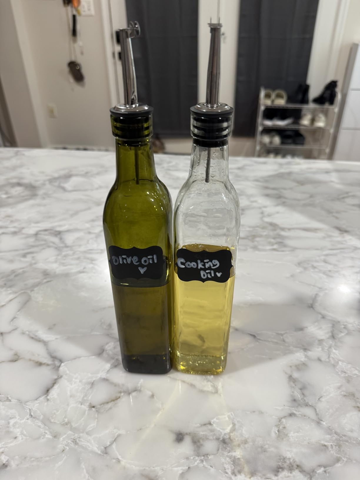 Leaflai 17oz Olive Oil Dispenser Bottle, 500ml Oil & Vinegar Cruet with 2 Stainless Steel Pourers, 2 Labels,1 Brush and 1 Funnel for Kitchen Customer Review Leaflai 17oz Olive Oil Dispenser Bottle, 500ml Oil & Vinegar Cruet with 2 Stainless Steel Pourers, 2 Labels,1 Brush and 1 Funnel for Kitchen - Customer Photo 2