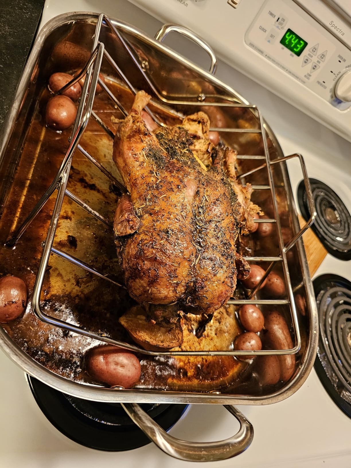 Amazon Basics Stainless Steel Rectangular Roasting Pan with Rack, 16 in - Customer Photo 2
