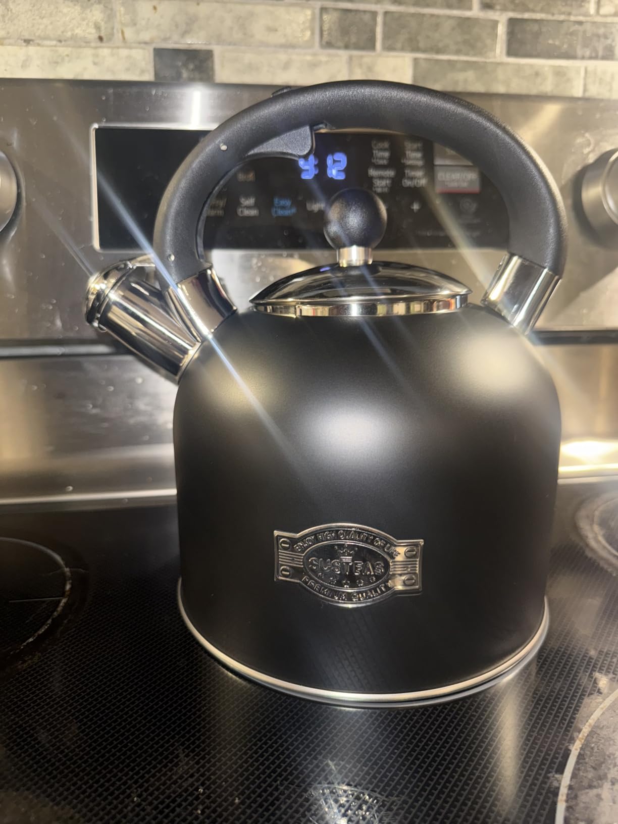 SUSTEAS Tea Kettle - 3.17QT Whistling Kettle with Ergonomic Handle - Premium Stainless Steel Tea Pots for Stove Top, Chic Vintage Teapot with Composite Base, Work for All Stovetops (Black) Customer Review SUSTEAS Tea Kettle - 3.17QT Whistling Kettle with Ergonomic Handle - Premium Stainless Steel Tea Pots for Stove Top, Chic Vintage Teapot with Composite Base, Work for All Stovetops (Black) - Customer Photo 1