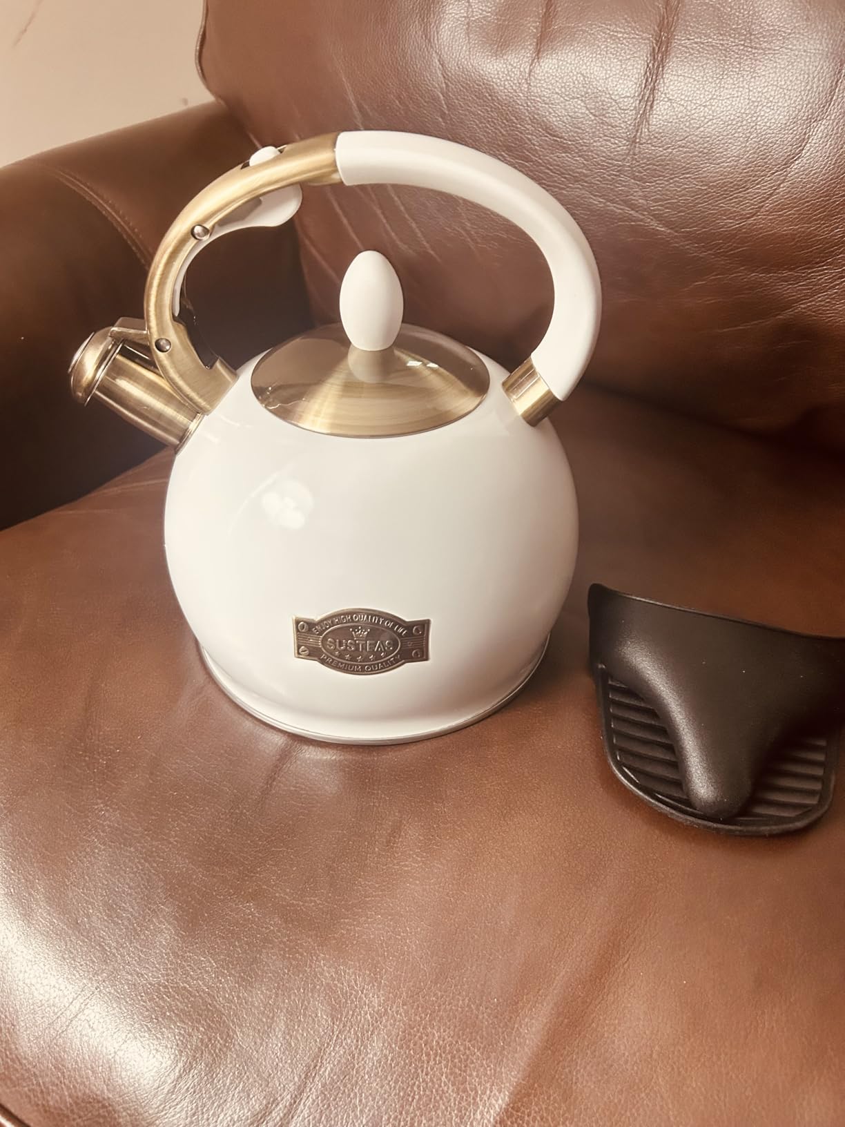 SUSTEAS Stove Top Whistling Tea Kettle - Food Grade Stainless Steel Teakettle Teapot with Cool Touch Ergonomic Handle, With 1 Silicone Pinch Mitt Included, 2.64 Quart (SILVER) Customer Review SUSTEAS Stove Top Whistling Tea Kettle - Food Grade Stainless Steel Teakettle Teapot with Cool Touch Ergonomic Handle, With 1 Silicone Pinch Mitt Included, 2.64 Quart (SILVER) - Customer Photo 1