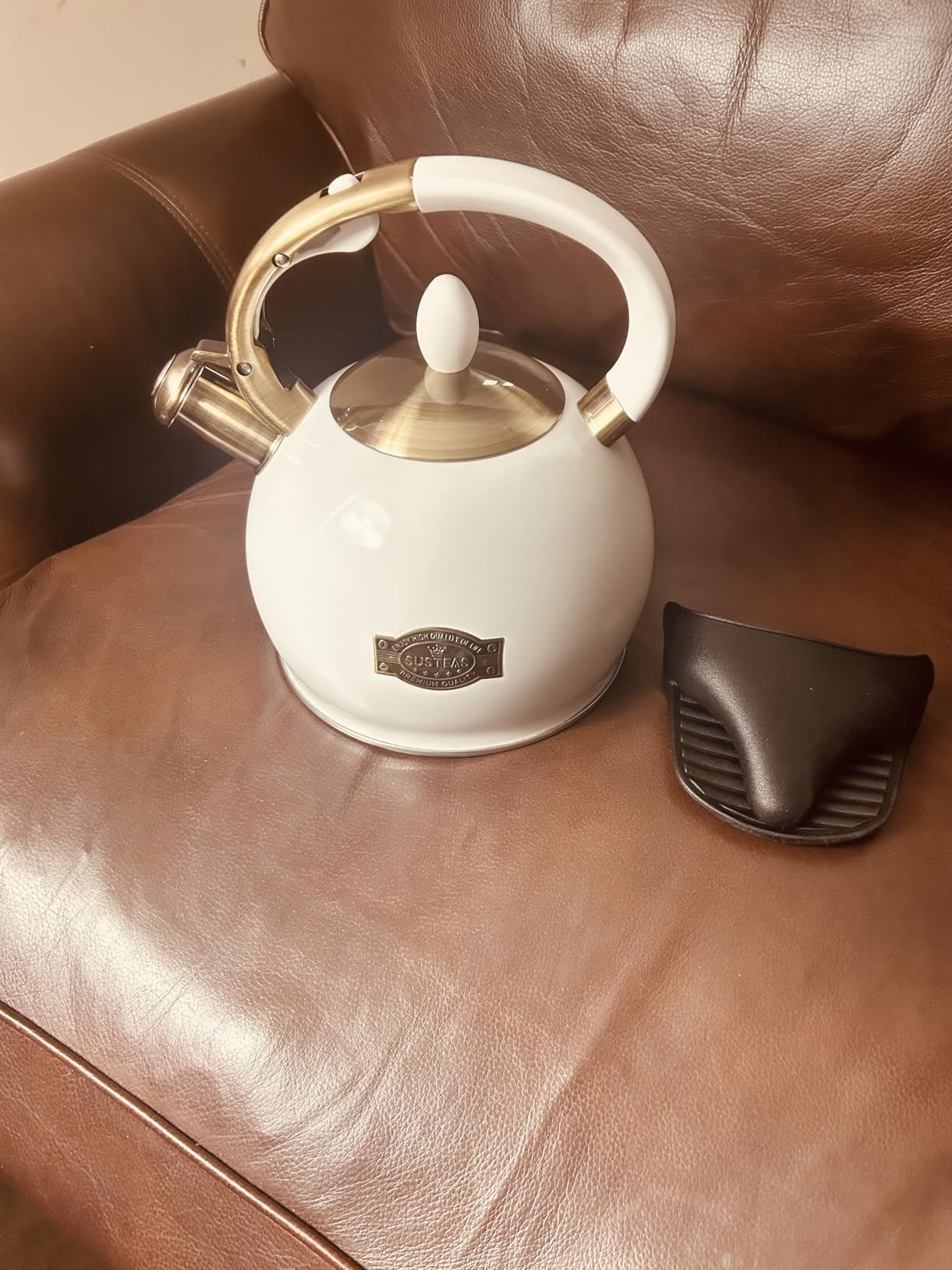 SUSTEAS Stove Top Whistling Tea Kettle - Food Grade Stainless Steel Teakettle Teapot with Cool Touch Ergonomic Handle, With 1 Silicone Pinch Mitt Included, 2.64 Quart (SILVER) Customer Review SUSTEAS Stove Top Whistling Tea Kettle - Food Grade Stainless Steel Teakettle Teapot with Cool Touch Ergonomic Handle, With 1 Silicone Pinch Mitt Included, 2.64 Quart (SILVER) - Customer Photo 2