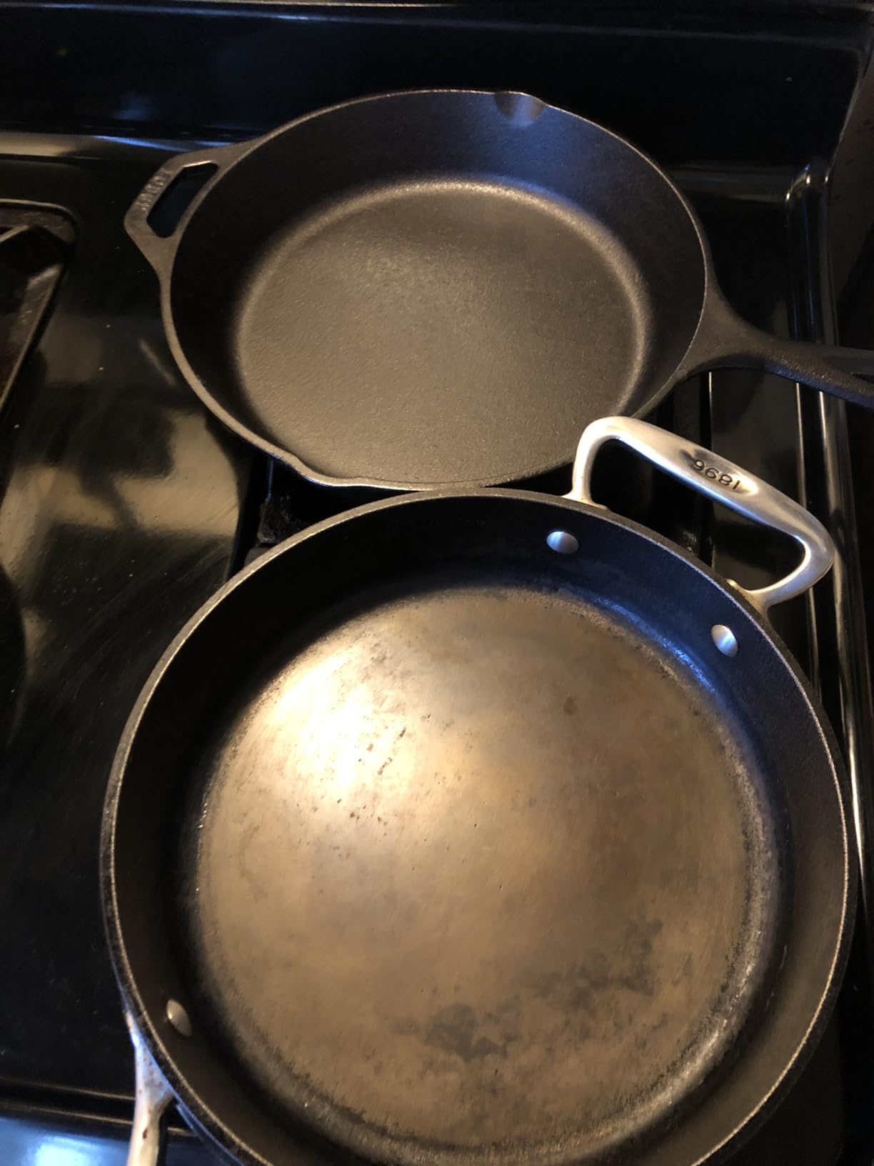 Lodge Pre-Seasoned Cast Iron Skillet Set - Set Includes 8 Inch Skillet, 10.25 Inch Skillet, and 12 inch Skillet - 3 Piece - Customer Photo 2