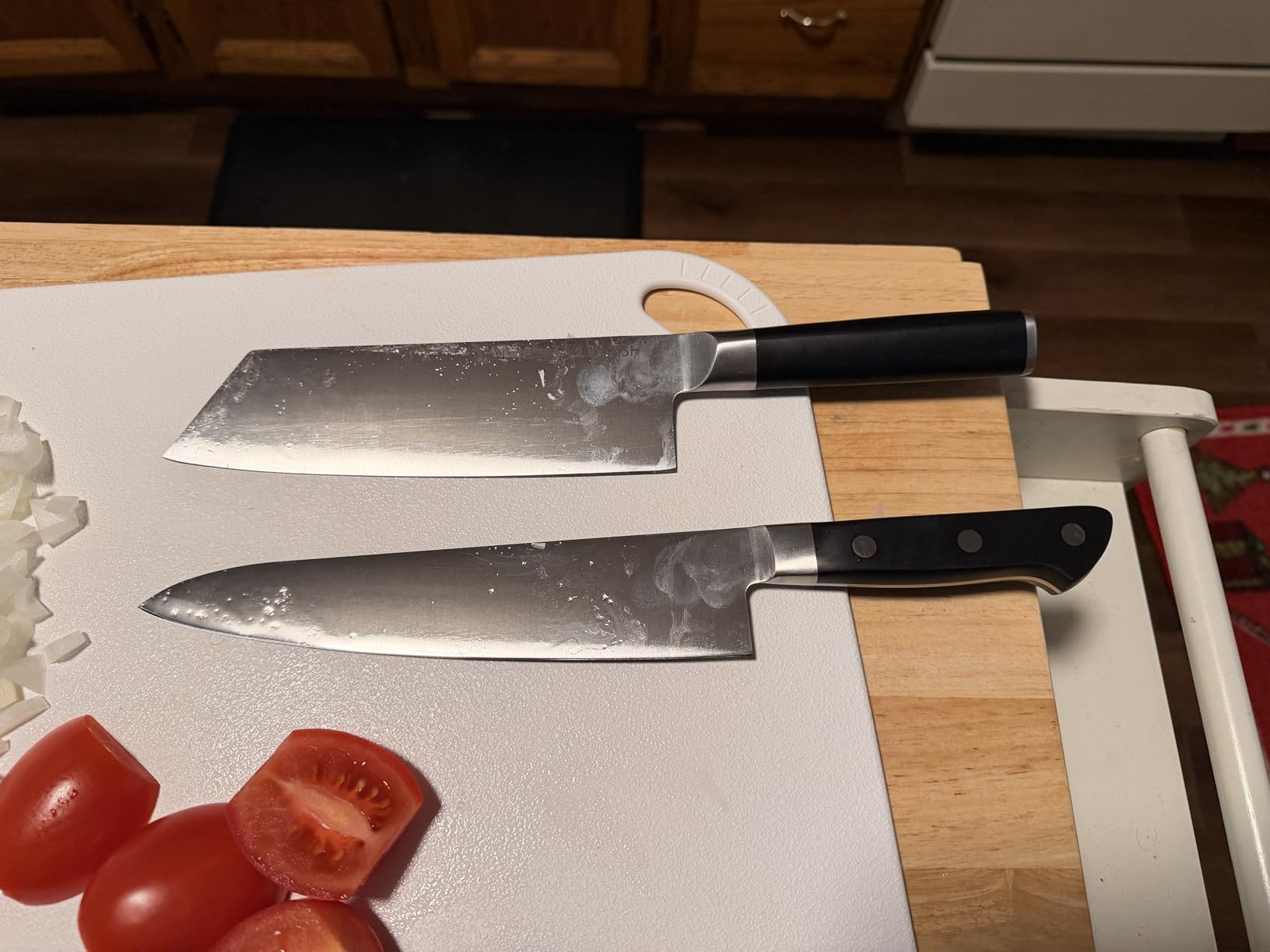 Babish 8-Inch Bread Knife – High-Carbon 1.4116 German Steel Kitchen Knife – Professional Serrated Cutlery for Slicing Bread and Baked Goods - Customer Photo 1
