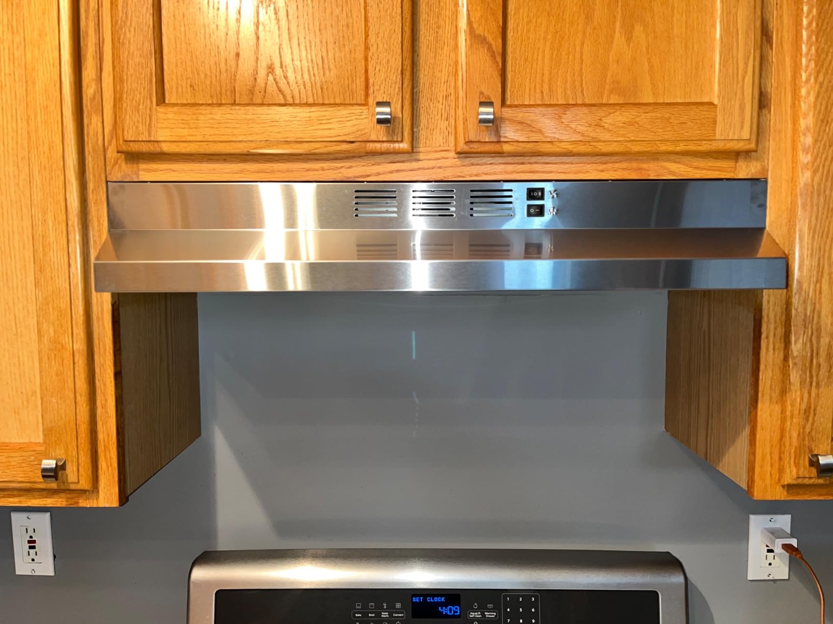 FIREGAS 30 inch Range Hood Under Cabinet, Ducted/Ductless Convertible Stainless Steel Kitchen Range Hood with Rocker Button Control, 2 Speed Exhaust Fan, 300 CFM Aluminum Filter Included Customer Review FIREGAS 30 inch Range Hood Under Cabinet, Ducted/Ductless Convertible Stainless Steel Kitchen Range Hood with Rocker Button Control, 2 Speed Exhaust Fan, 300 CFM Aluminum Filter Included - Customer Photo 5