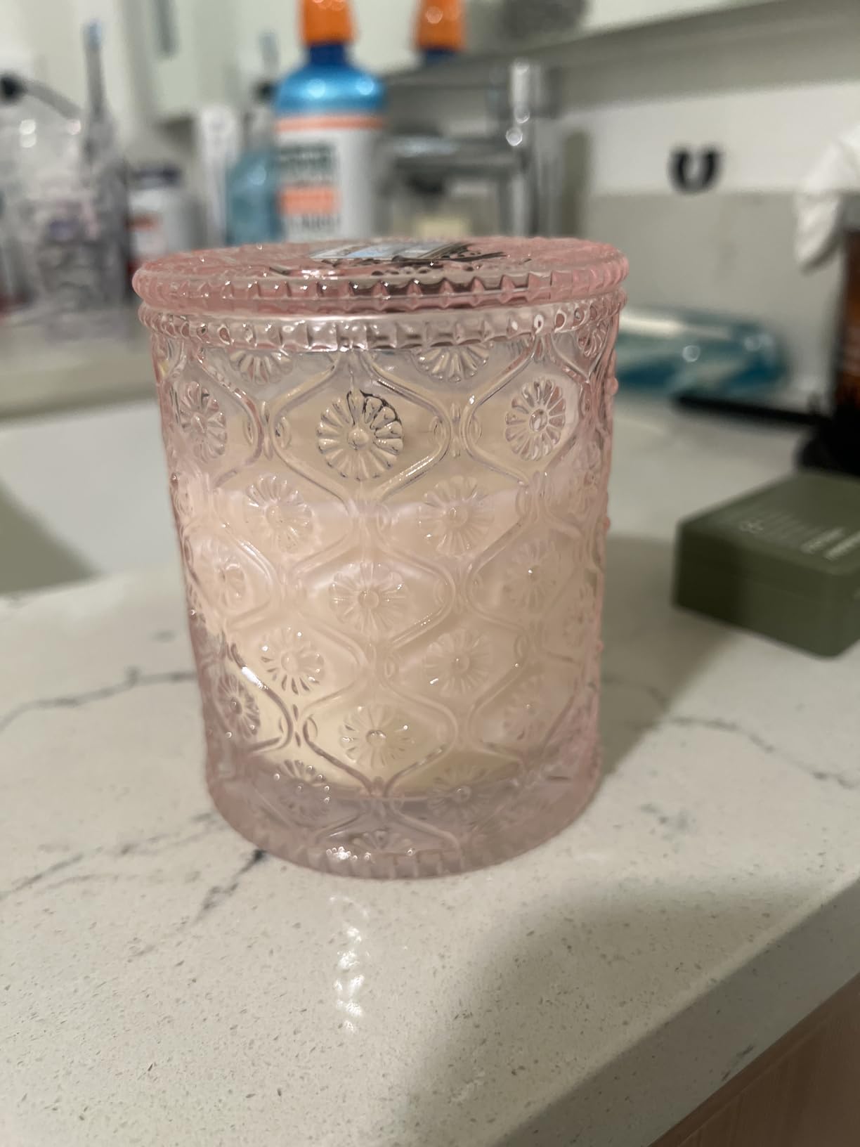 LA JOLIE MUSE Santal Rose Scented Candle - Saffron, Rose & Leather | 6 oz Natural Soy Wax | 40 Hours Clean Burn - Customer Photo 1