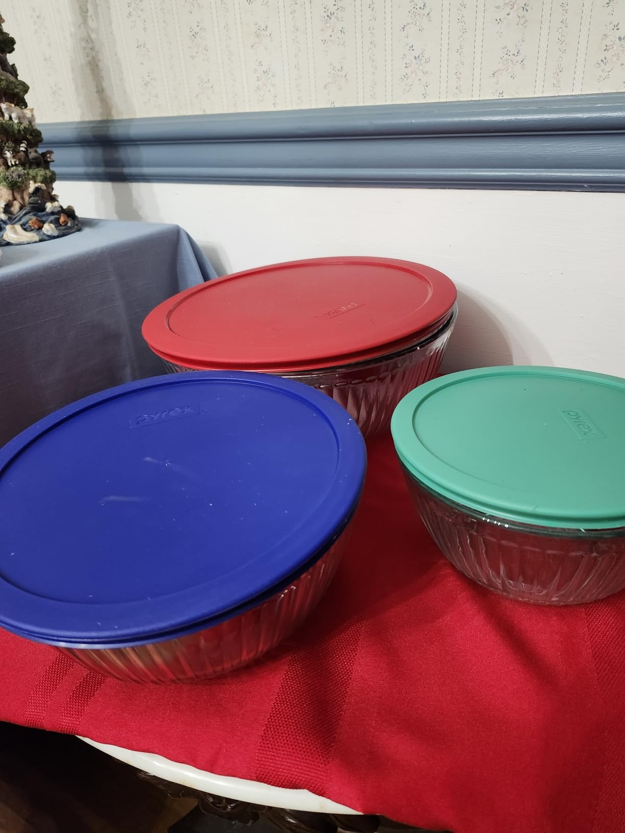 Pyrex Sculpted (3-Pack) Glass Mixing Bowls Set With Plastic Lids For Prepping, Baking and Cooking, Preheated Oven, Dishwasher, Freezer, and Microwave Safe customer photo 2