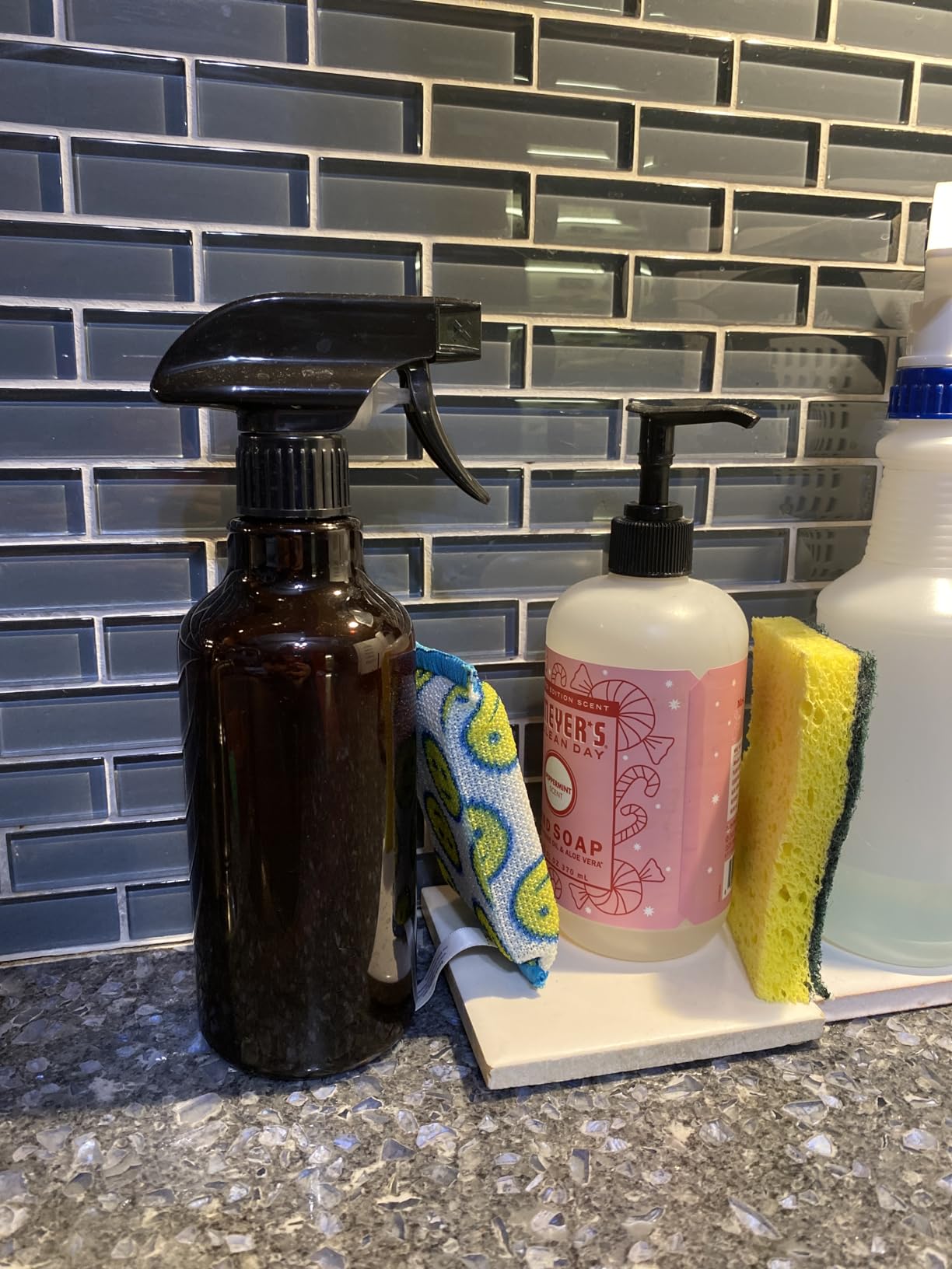 Plastic Spray Bottles Empty Spray Bottle 16.9oz/500ml 2 Pack Heavy Duty Spraying Bottles Mist/Stream Water Bottle for Cleaning Solutions, Essential Oils, Hair (Clear) Customer Review Plastic Spray Bottles Empty Spray Bottle 16.9oz/500ml 2 Pack Heavy Duty Spraying Bottles Mist/Stream Water Bottle for Cleaning Solutions, Essential Oils, Hair (Clear) - Customer Photo 1