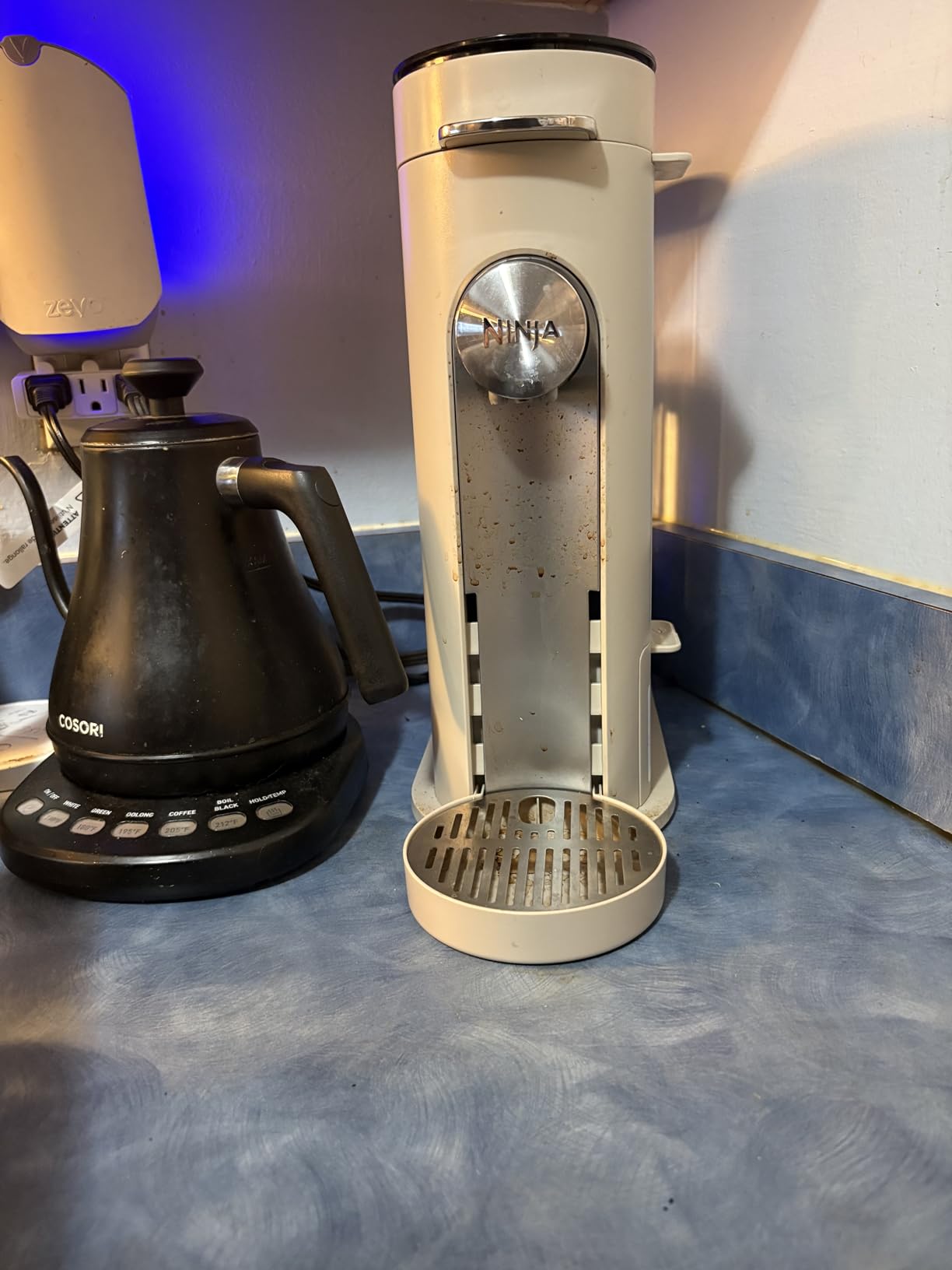 Ninja Pods & Grounds Single-Serve Coffee Maker, K-Cup Pod Compatible, Brews Grounds, Compact Design, 56-oz. Reservoir, 6-oz. Cup to 24-oz. Travel Mug Brew Sizes, Iced Coffee Maker, Stone Customer Review Ninja Pods & Grounds Single-Serve Coffee Maker, K-Cup Pod Compatible, Brews Grounds, Compact Design, 56-oz. Reservoir, 6-oz. Cup to 24-oz. Travel Mug Brew Sizes, Iced Coffee Maker, Stone - Customer Photo 1
