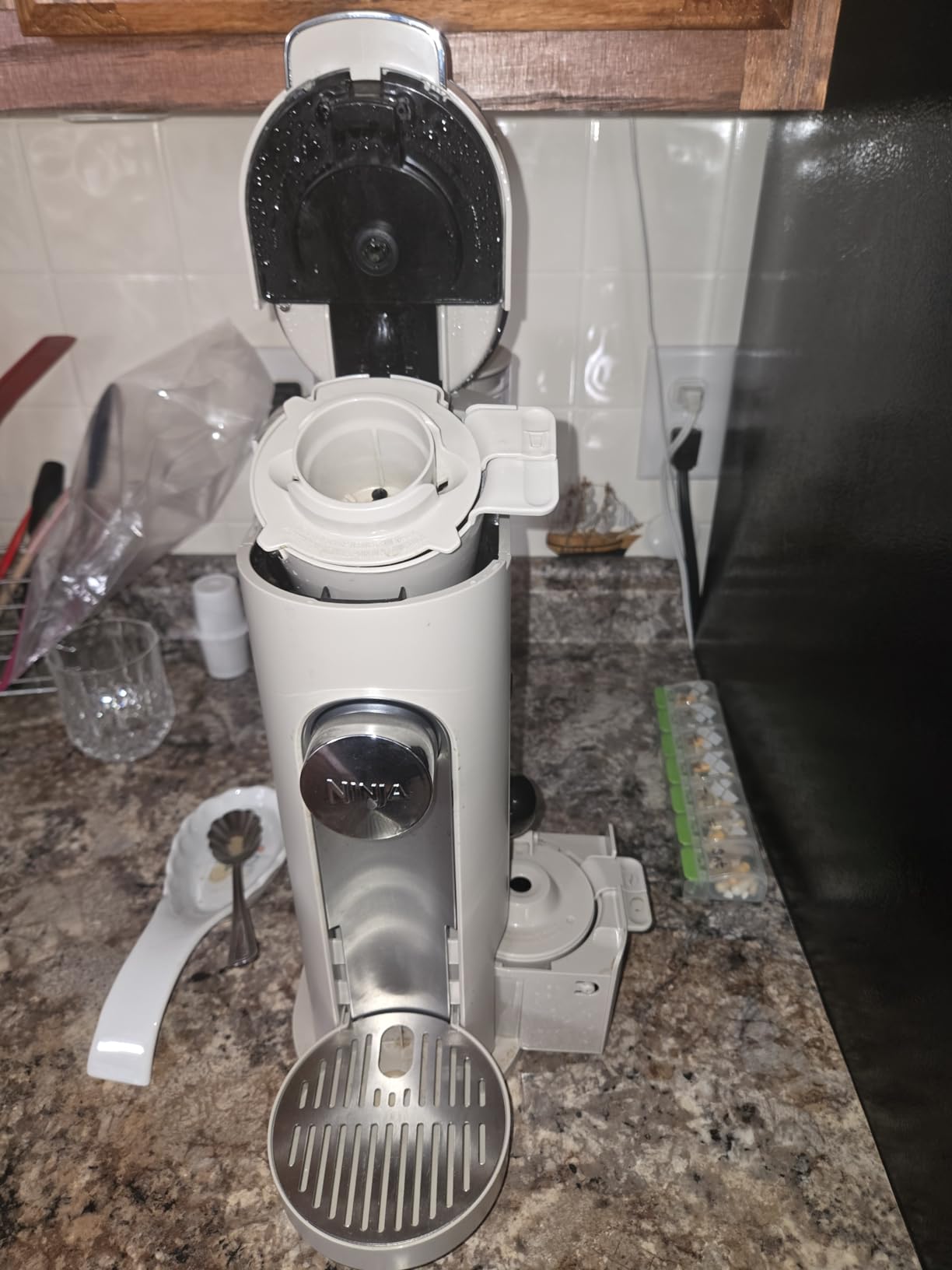 Ninja Pods & Grounds Single-Serve Coffee Maker, K-Cup Pod Compatible, Brews Grounds, Compact Design, 56-oz. Reservoir, 6-oz. Cup to 24-oz. Travel Mug Brew Sizes, Iced Coffee Maker, Stone Customer Review Ninja Pods & Grounds Single-Serve Coffee Maker, K-Cup Pod Compatible, Brews Grounds, Compact Design, 56-oz. Reservoir, 6-oz. Cup to 24-oz. Travel Mug Brew Sizes, Iced Coffee Maker, Stone - Customer Photo 2