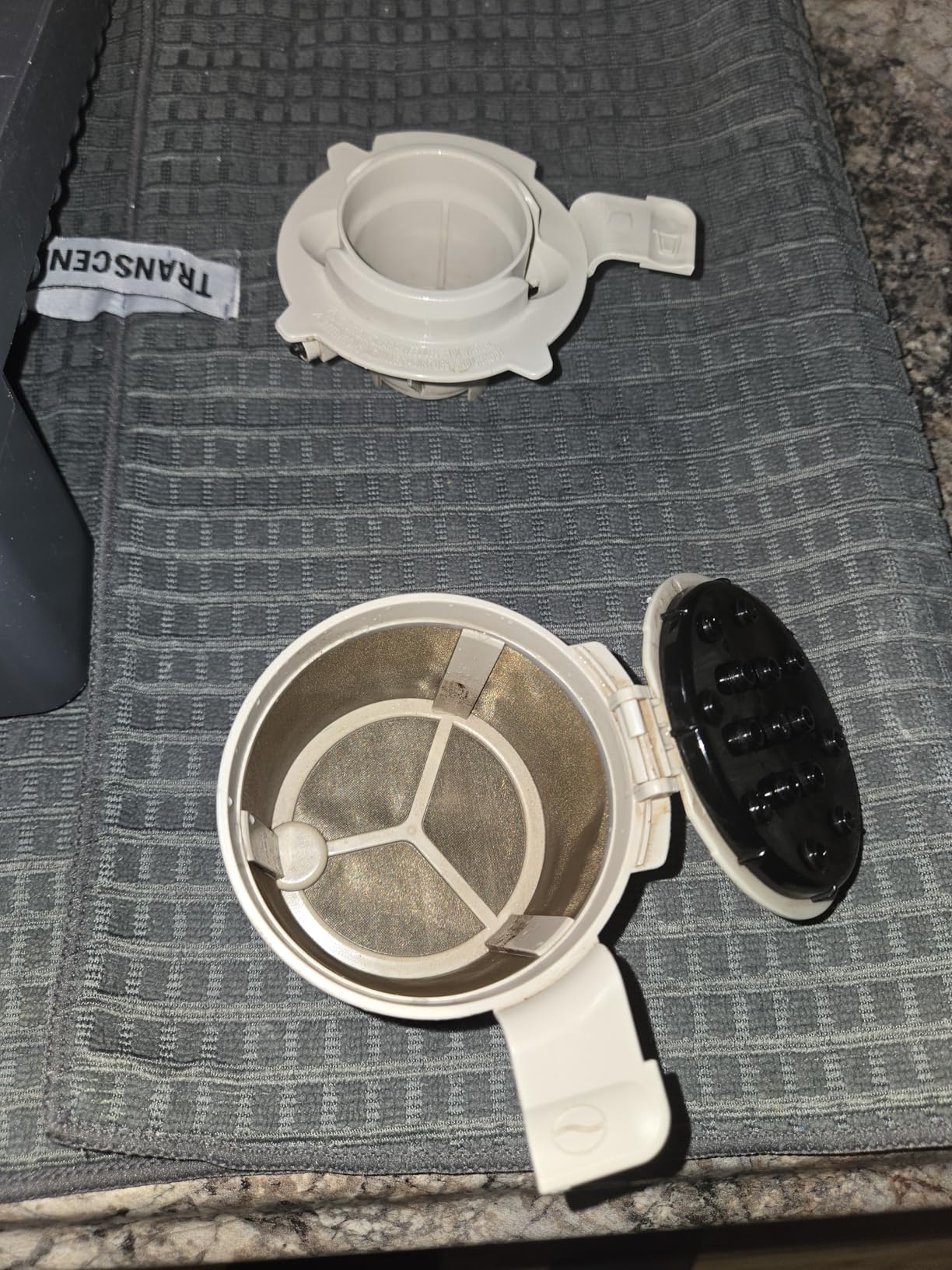 Ninja Pods & Grounds Single-Serve Coffee Maker, K-Cup Pod Compatible, Brews Grounds, Compact Design, 56-oz. Reservoir, 6-oz. Cup to 24-oz Travel Mug Brew Sizes, Iced Coffee Maker, Stone, PB041ST Customer Review Ninja Pods & Grounds Single-Serve Coffee Maker, K-Cup Pod Compatible, Brews Grounds, Compact Design, 56-oz. Reservoir, 6-oz. Cup to 24-oz Travel Mug Brew Sizes, Iced Coffee Maker, Stone, PB041ST - Customer Photo 3