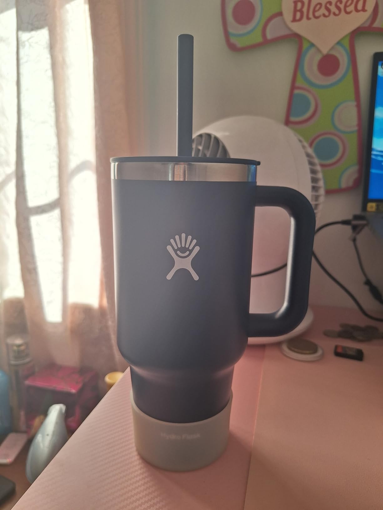 Hydro Flask Travel Tumbler with Handle, Lid and Straw - Insulated Stainless Steel in 40 Oz Black Customer Review Hydro Flask Travel Tumbler with Handle, Lid and Straw - Insulated Stainless Steel in 40 Oz Black - Customer Photo 1