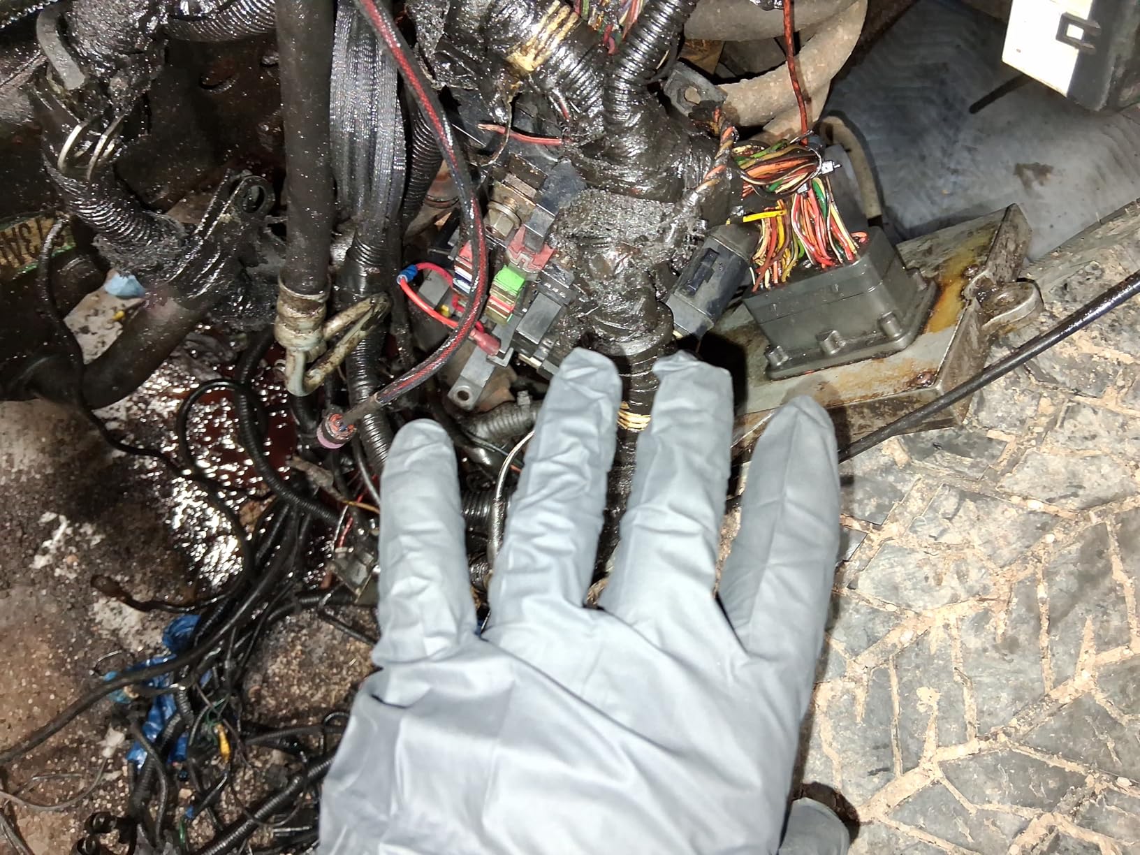 Inspire Black Nitrile Gloves HEAVY DUTY 6 Mil Nitrile Chemical Resistant Medical Cooking Cleaning Disposable Black Gloves - Customer Photo 1